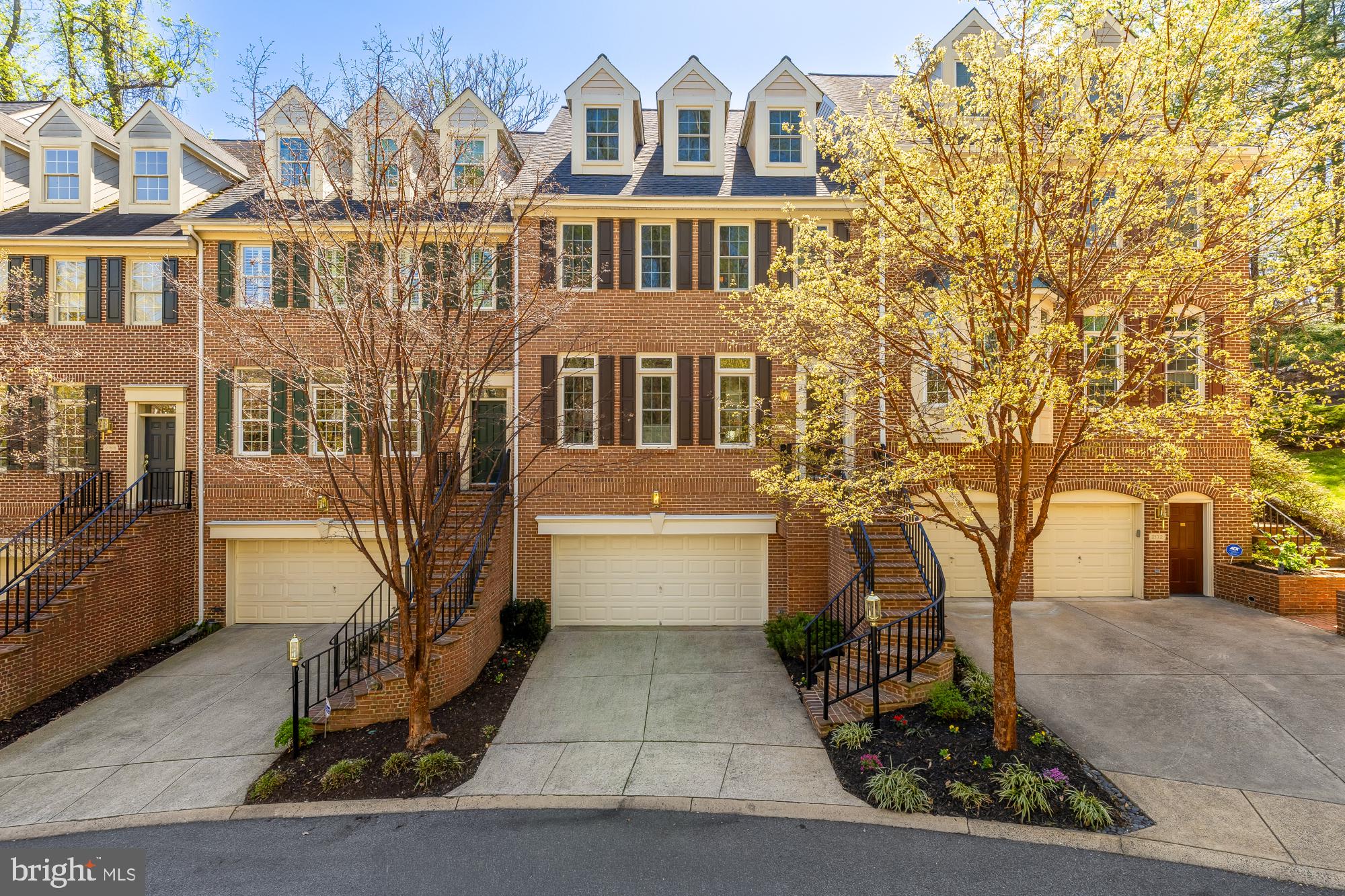 HILLCREST - Residential