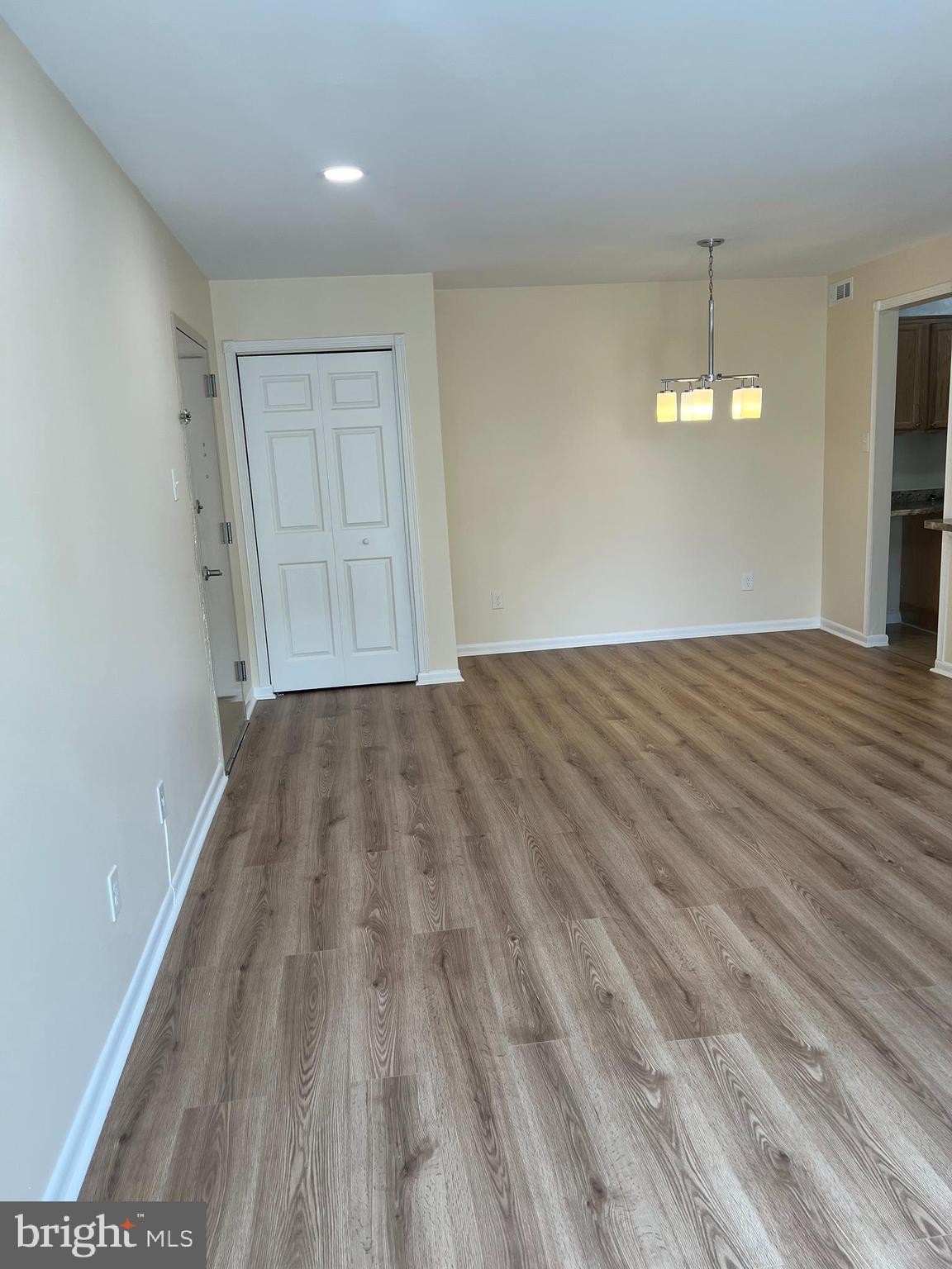 TREETOP CONDO - Residential Lease