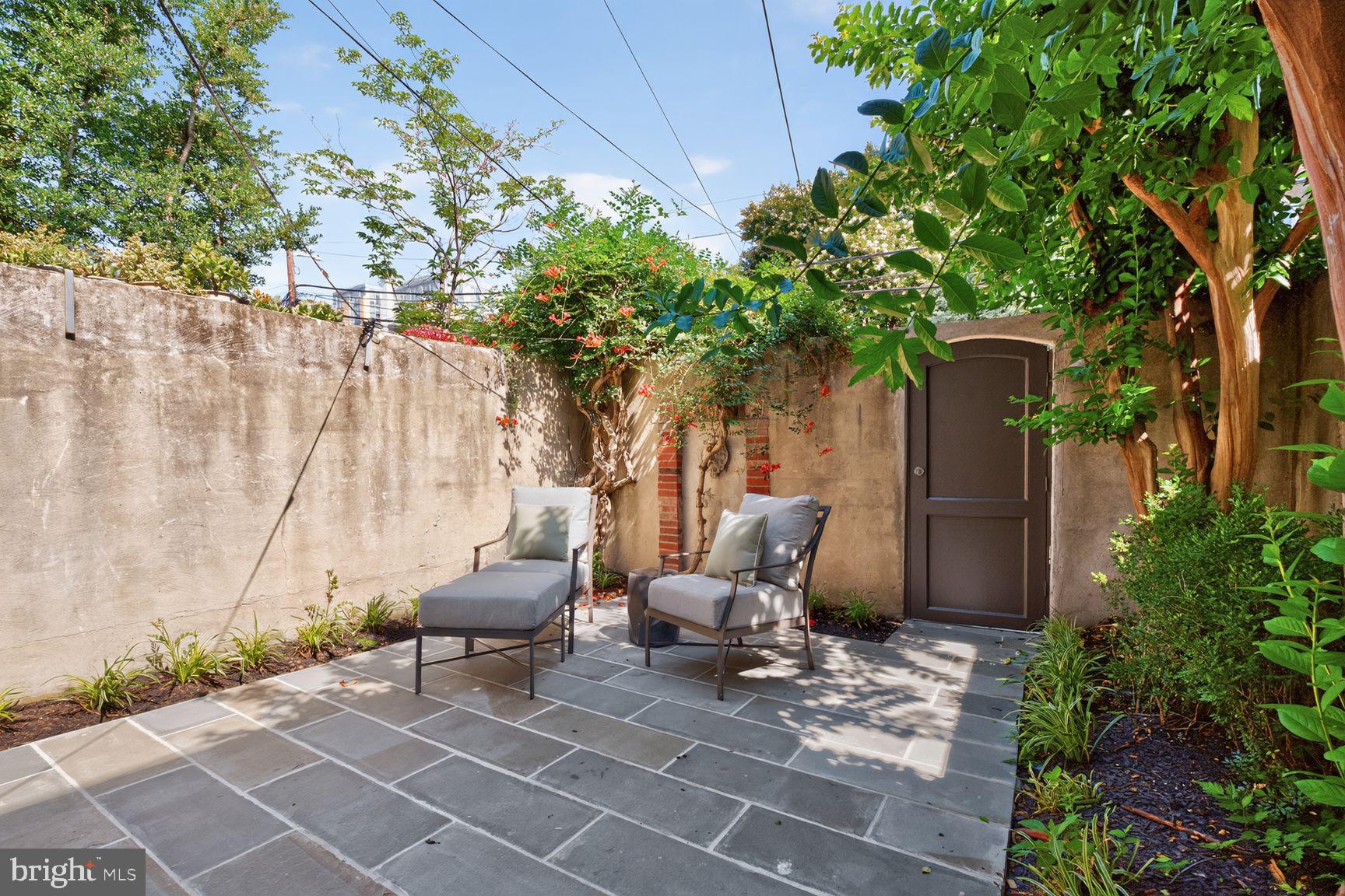 LOGAN CIRCLE - Residential