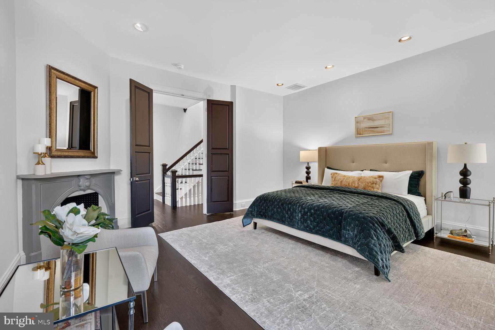 LOGAN CIRCLE - Residential