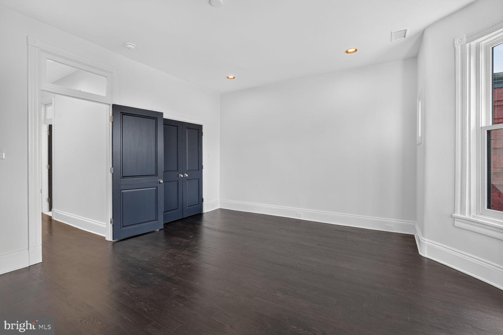 LOGAN CIRCLE - Residential