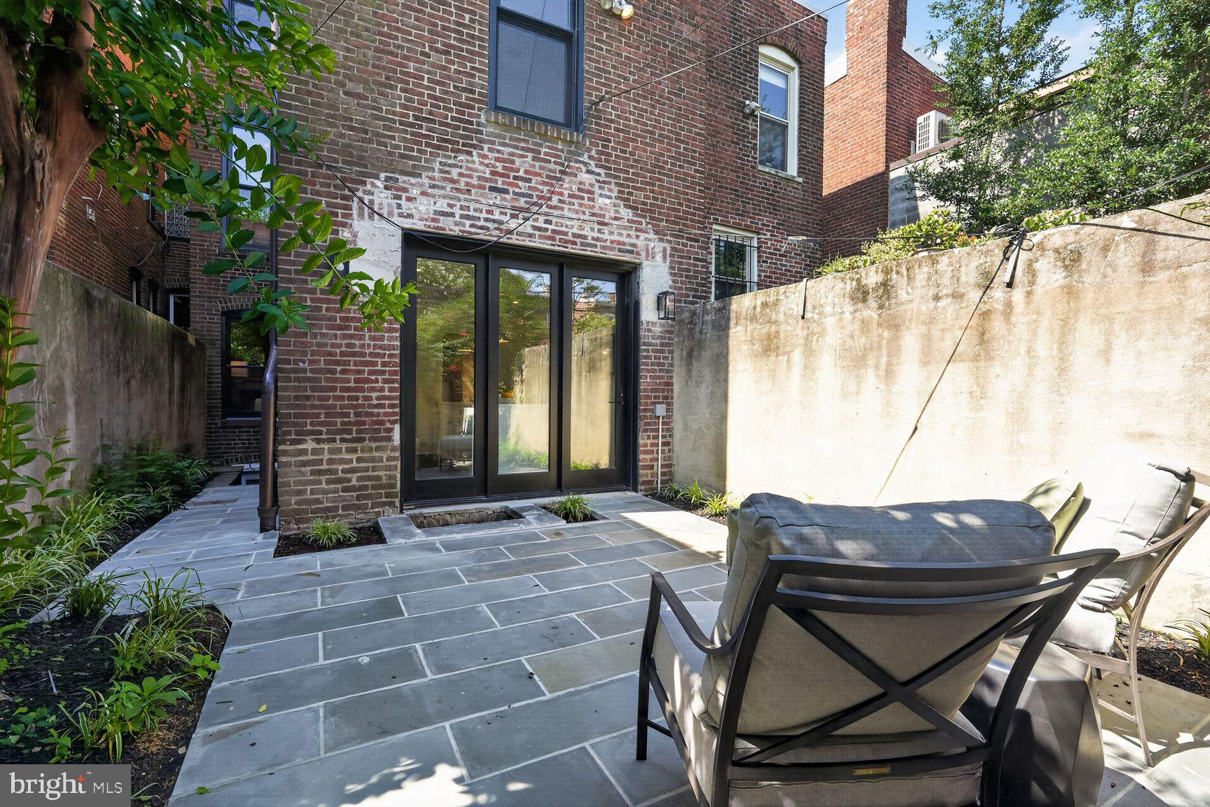 LOGAN CIRCLE - Residential