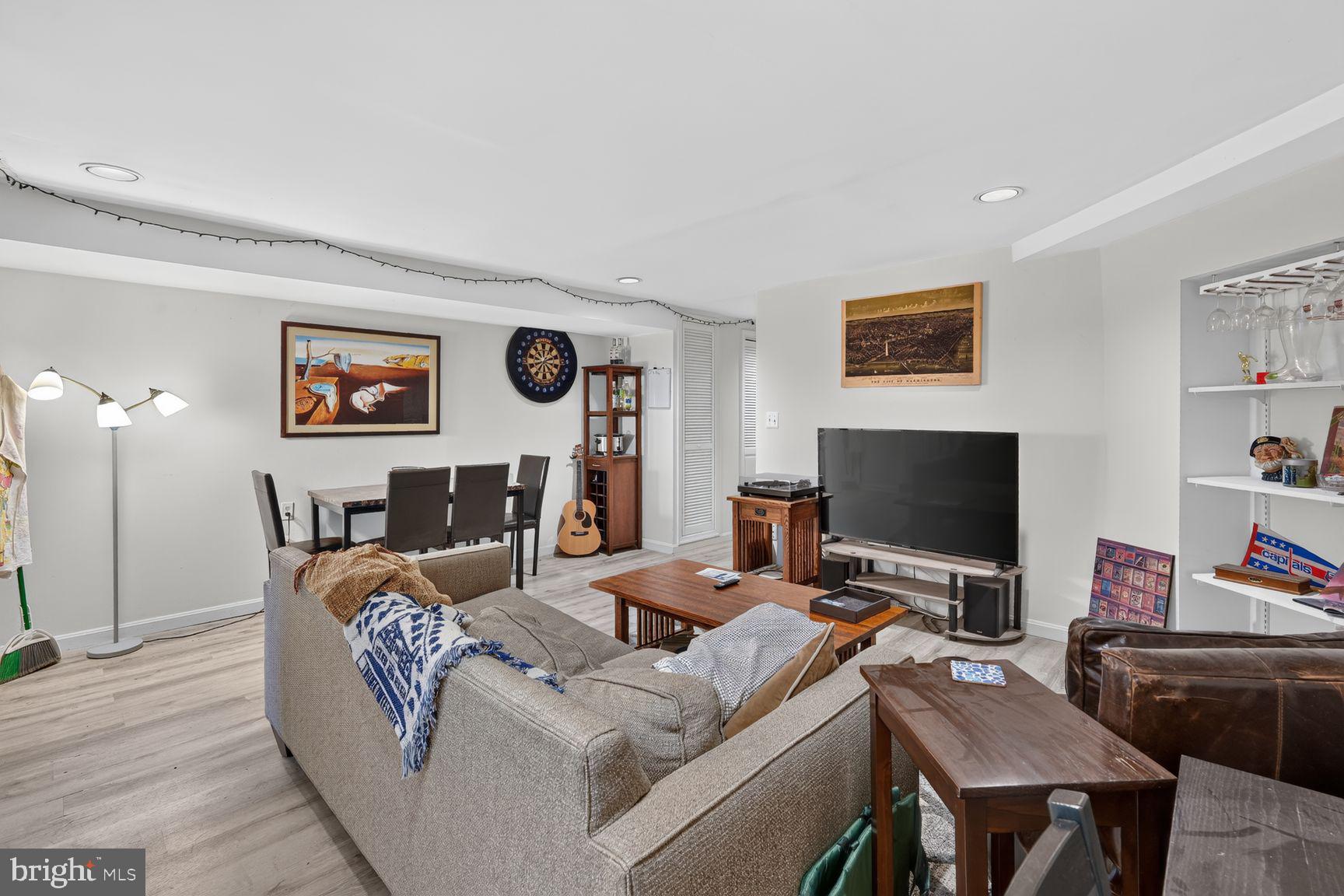 LOGAN CIRCLE - Residential