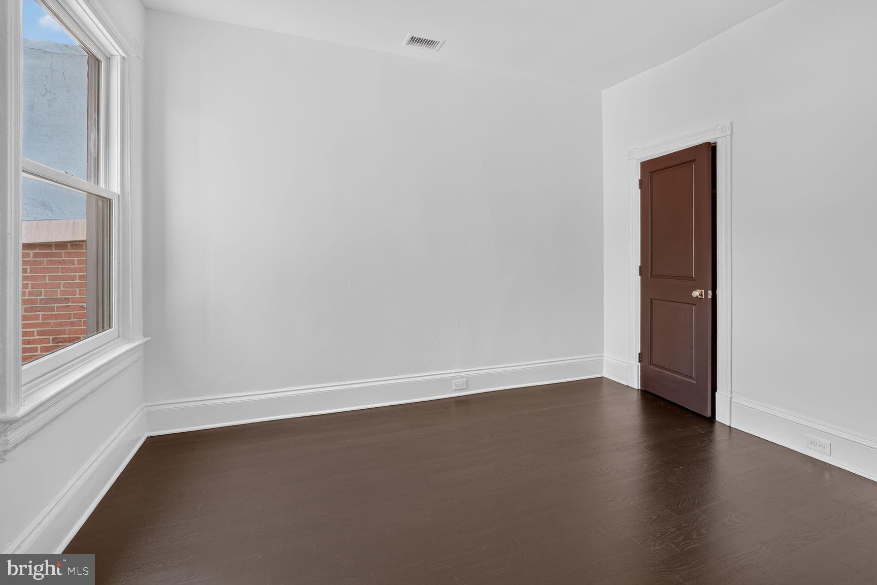 LOGAN CIRCLE - Residential