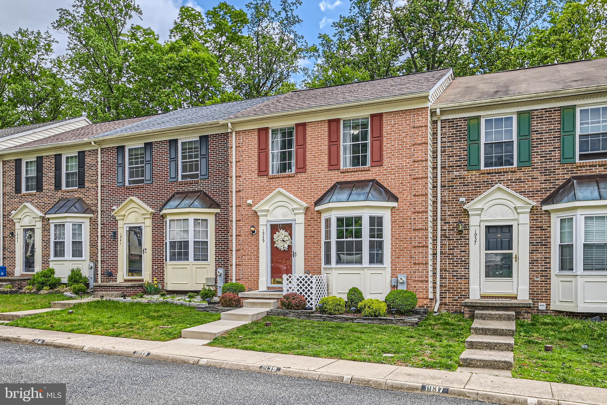 VILLAGE OF THOMAS RUN - Residential