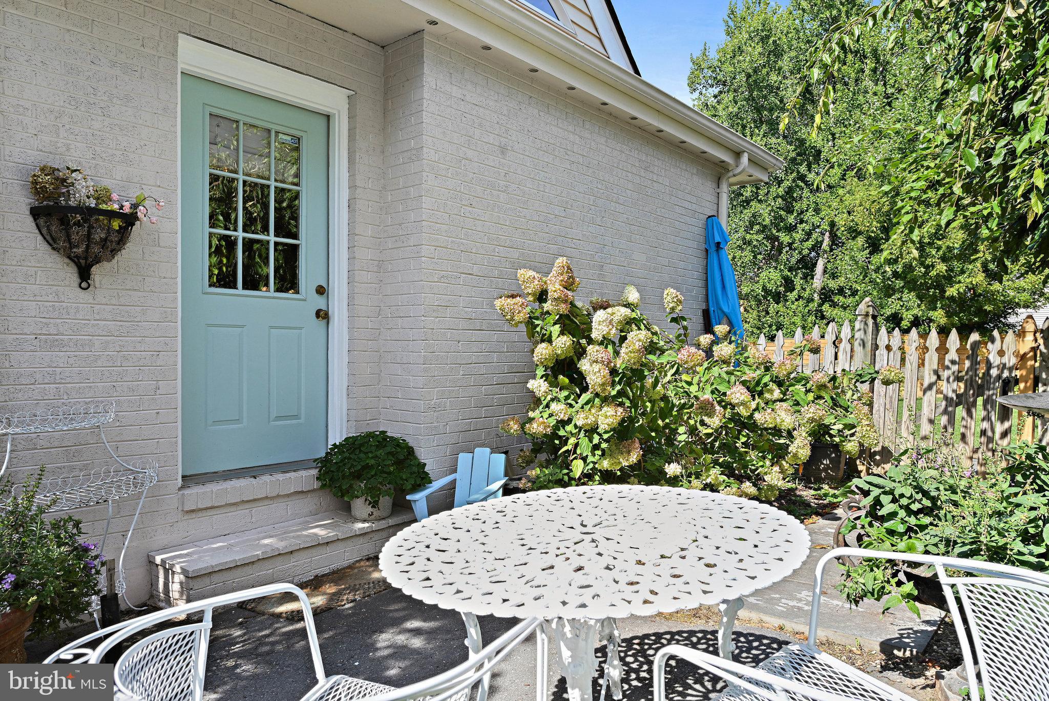 BROYHILLS MCLEAN ESTATES - Residential