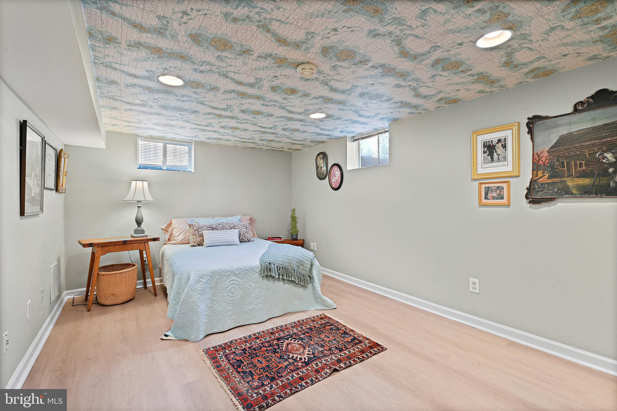 BROYHILLS MCLEAN ESTATES - Residential