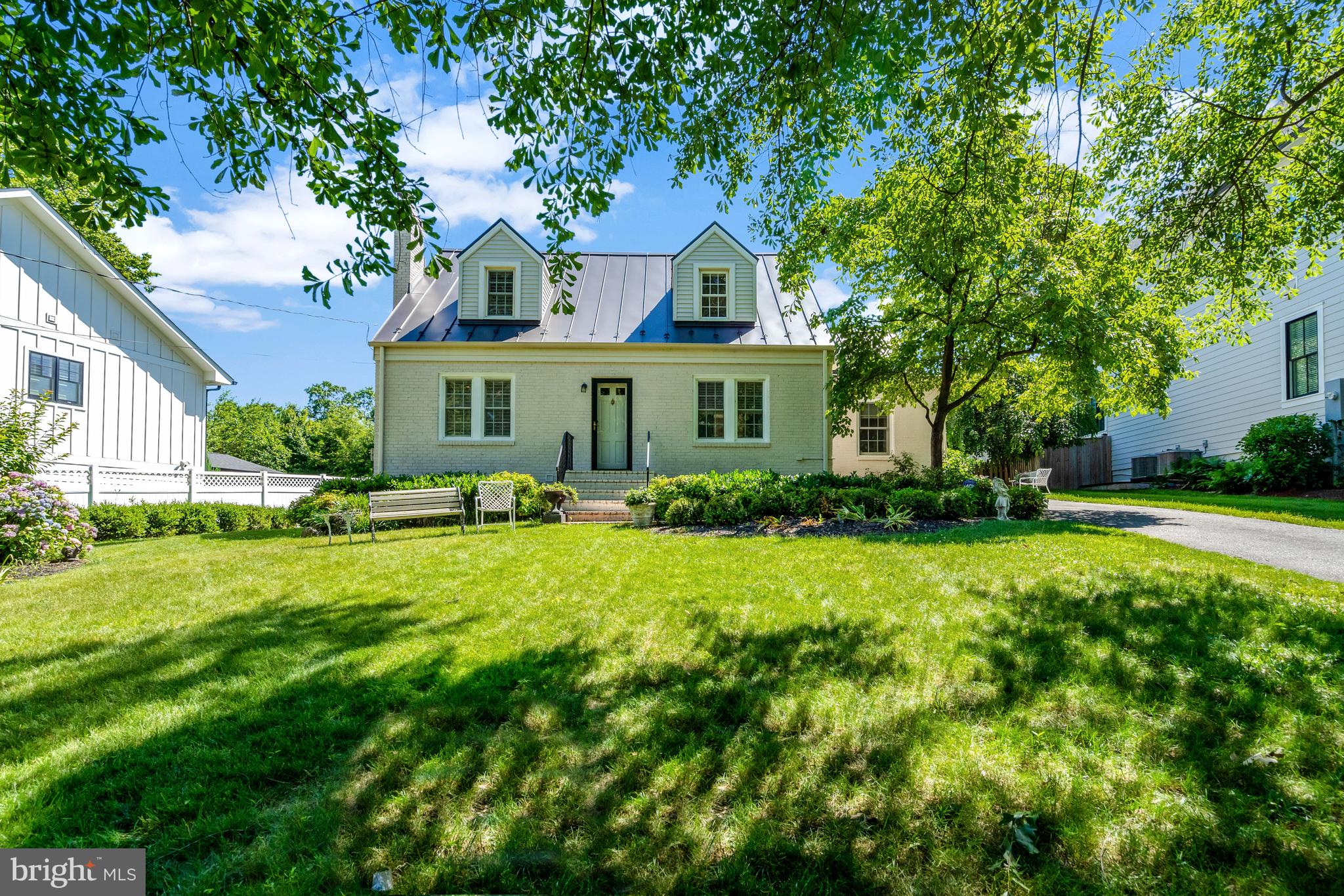 BROYHILLS MCLEAN ESTATES - Residential