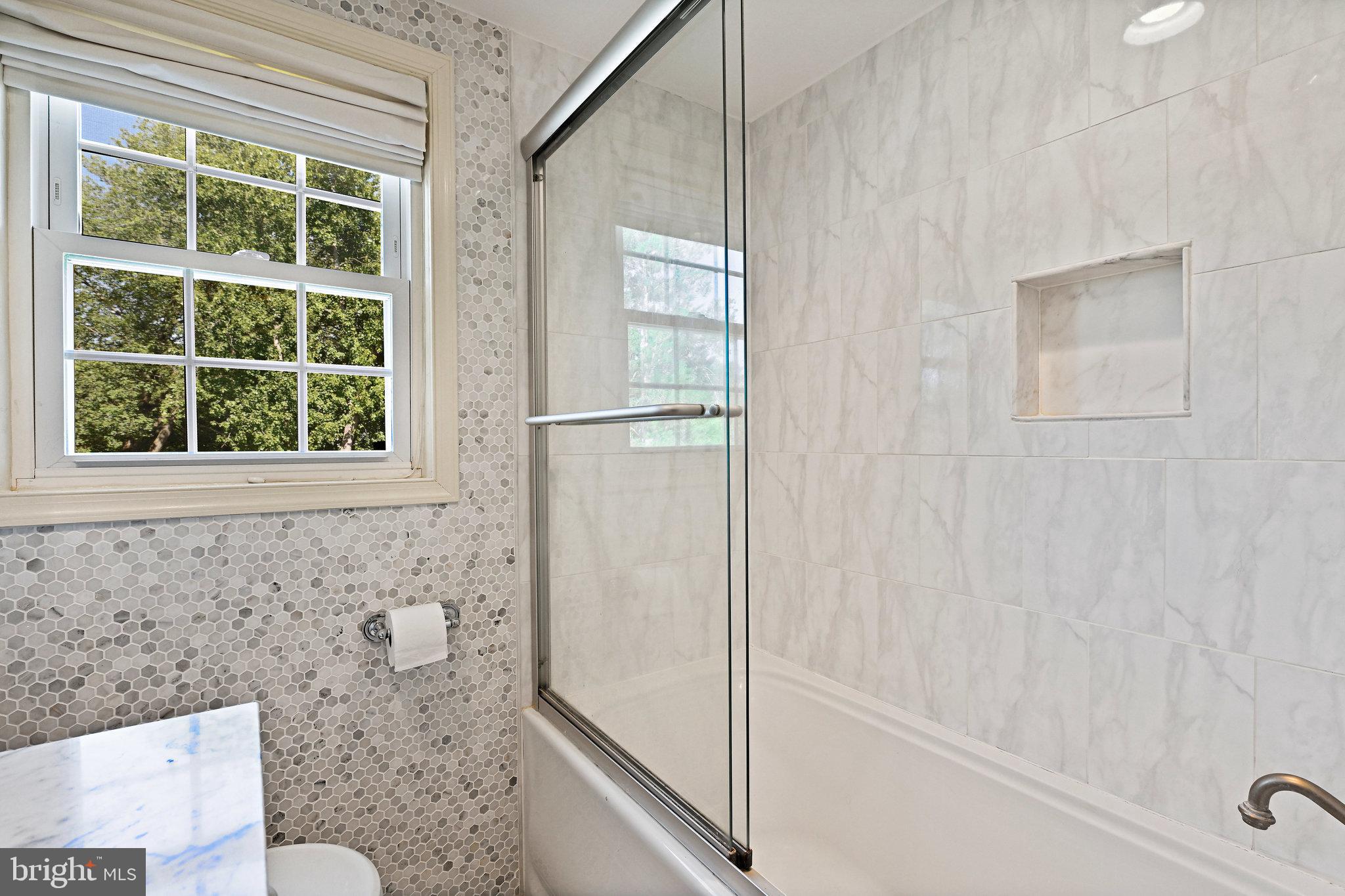 BROYHILLS MCLEAN ESTATES - Residential