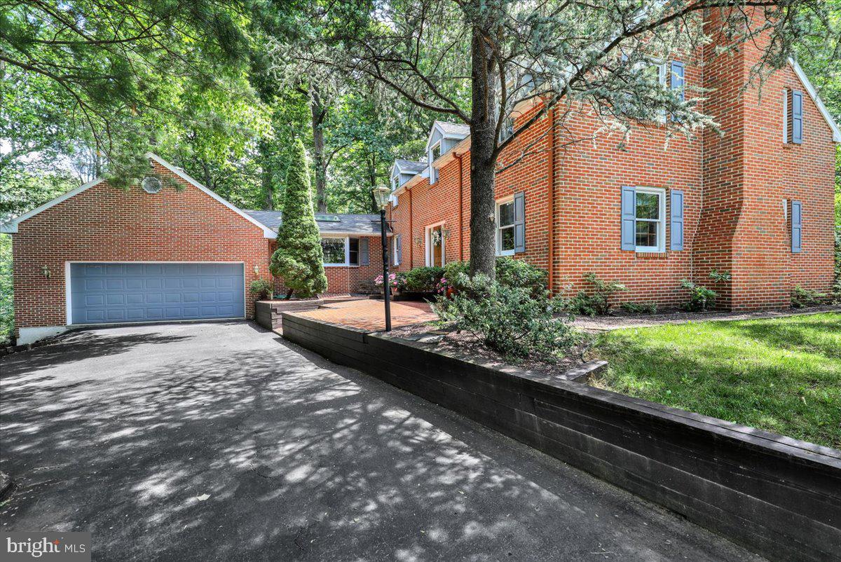 FLYING HILLS - Residential