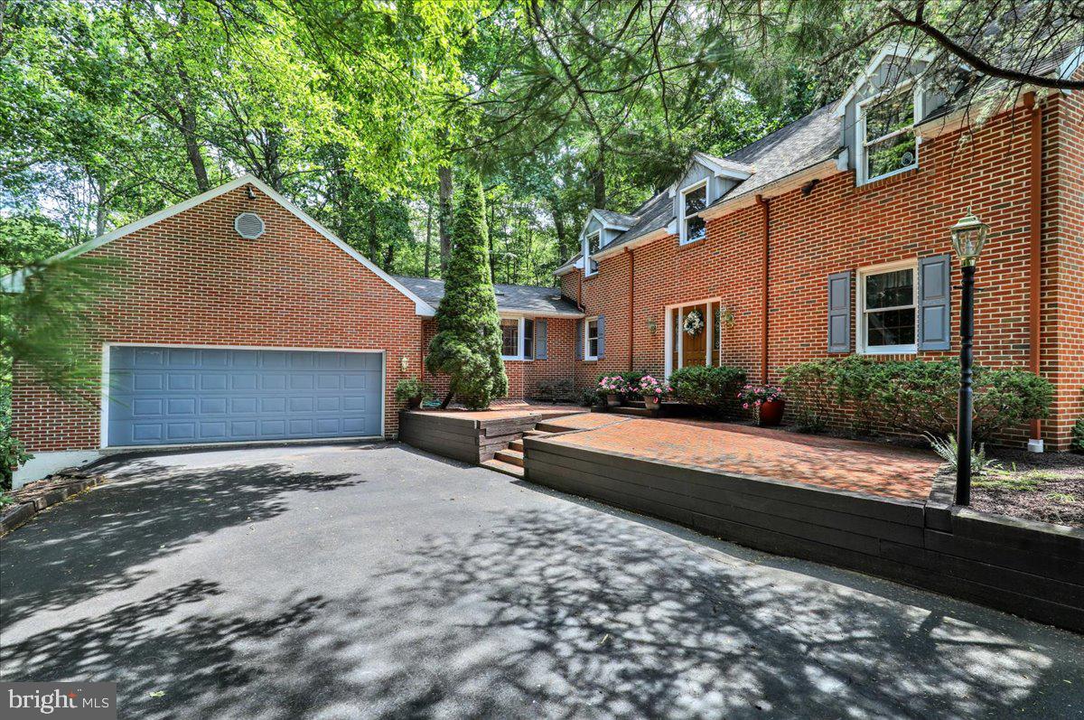 FLYING HILLS - Residential