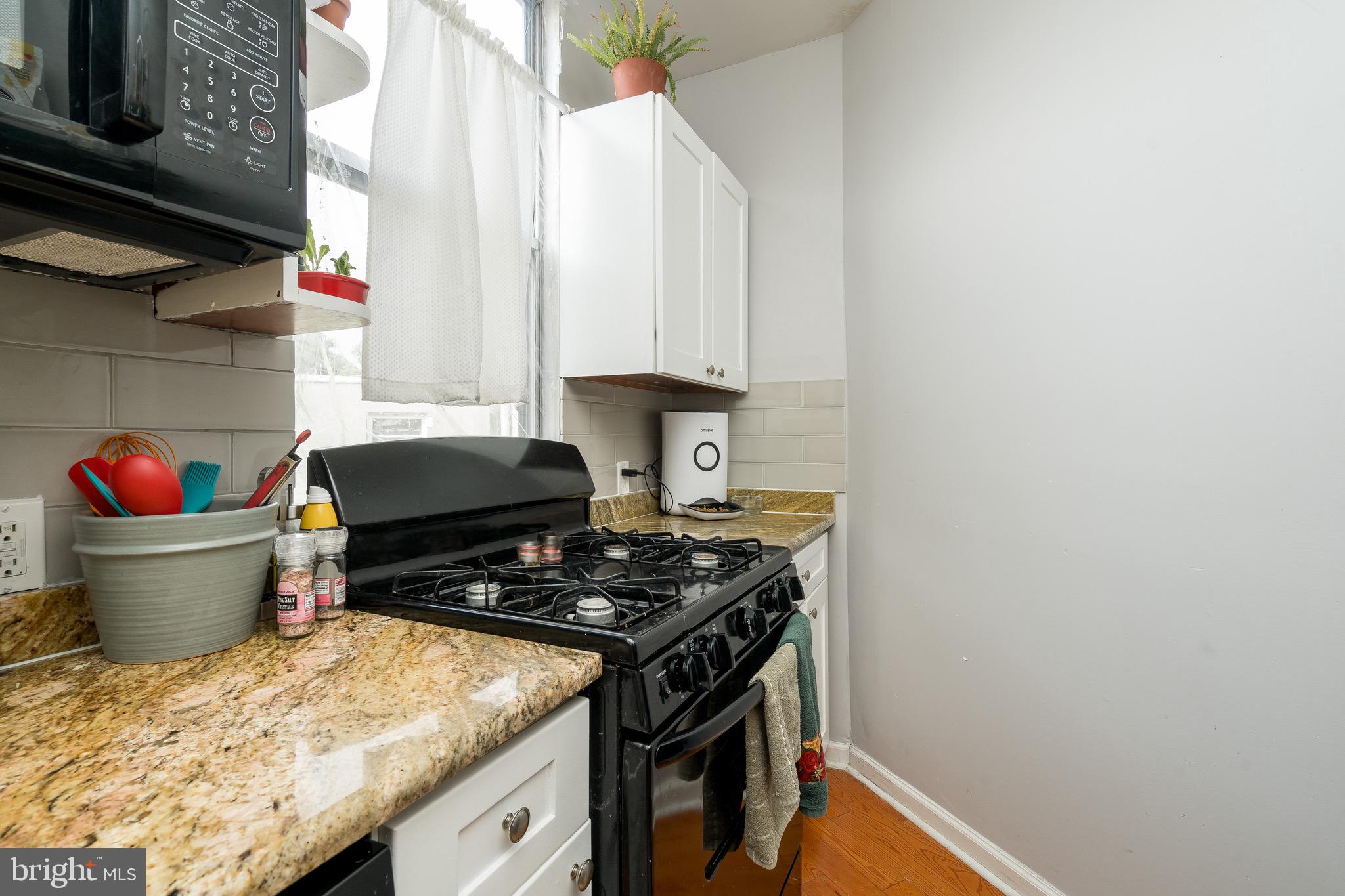 PASSYUNK SQUARE - Residential Income