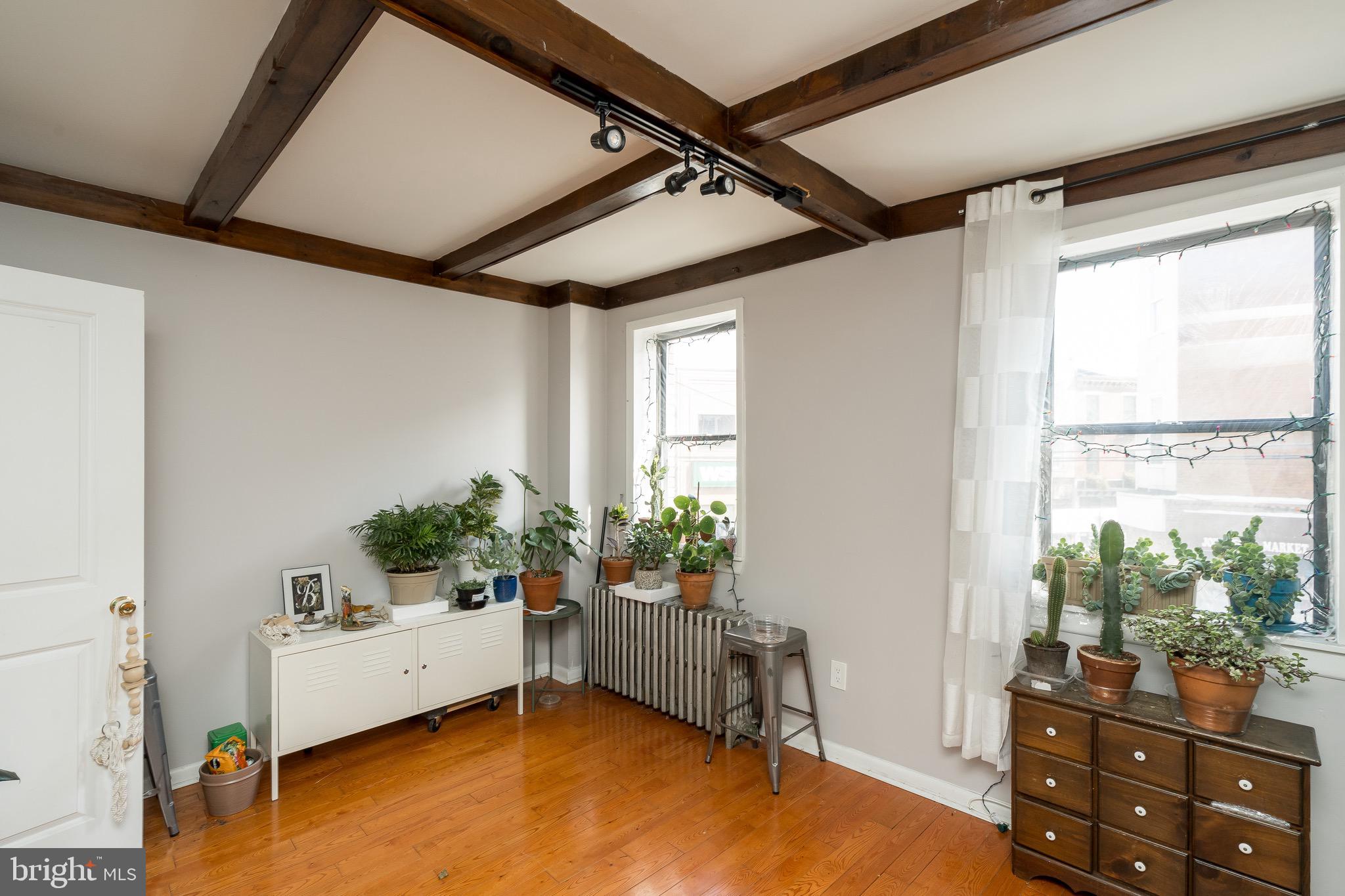 PASSYUNK SQUARE - Residential Income