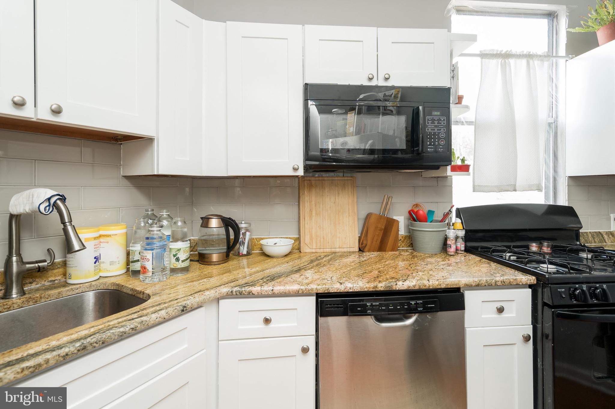 PASSYUNK SQUARE - Residential Income