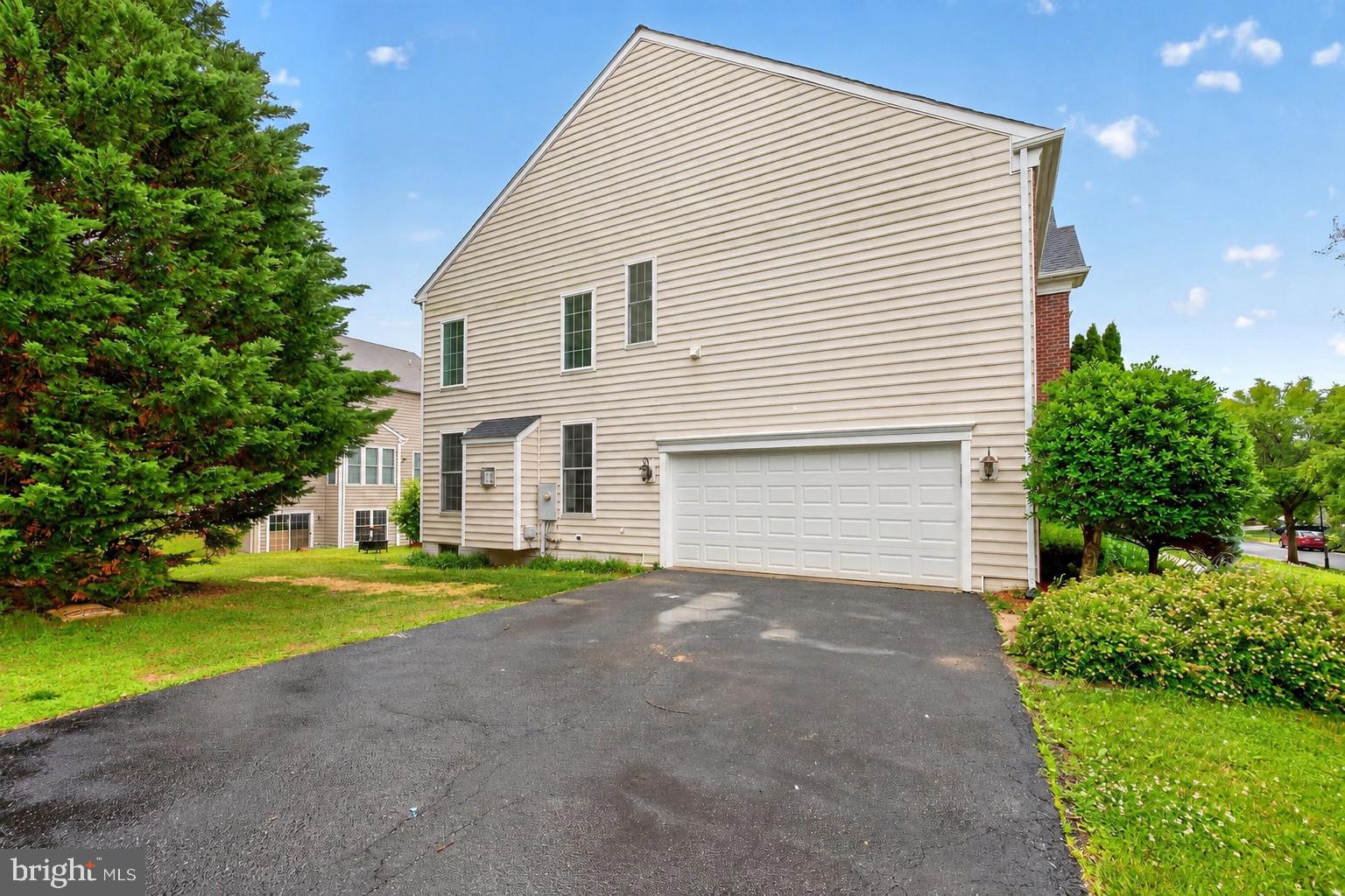 SUMMERFIELD CROSSING - Residential