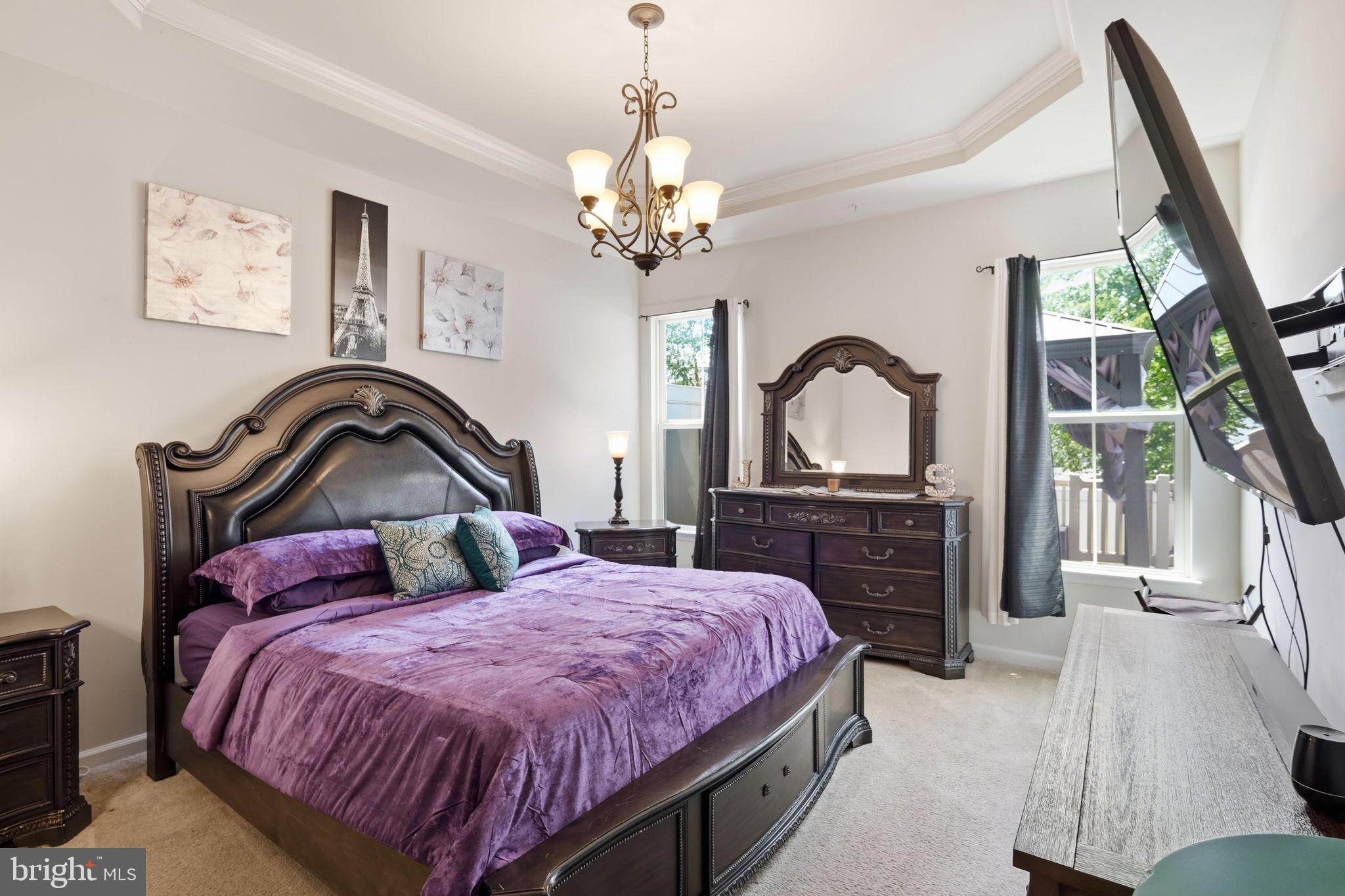 PONDVIEW - Residential