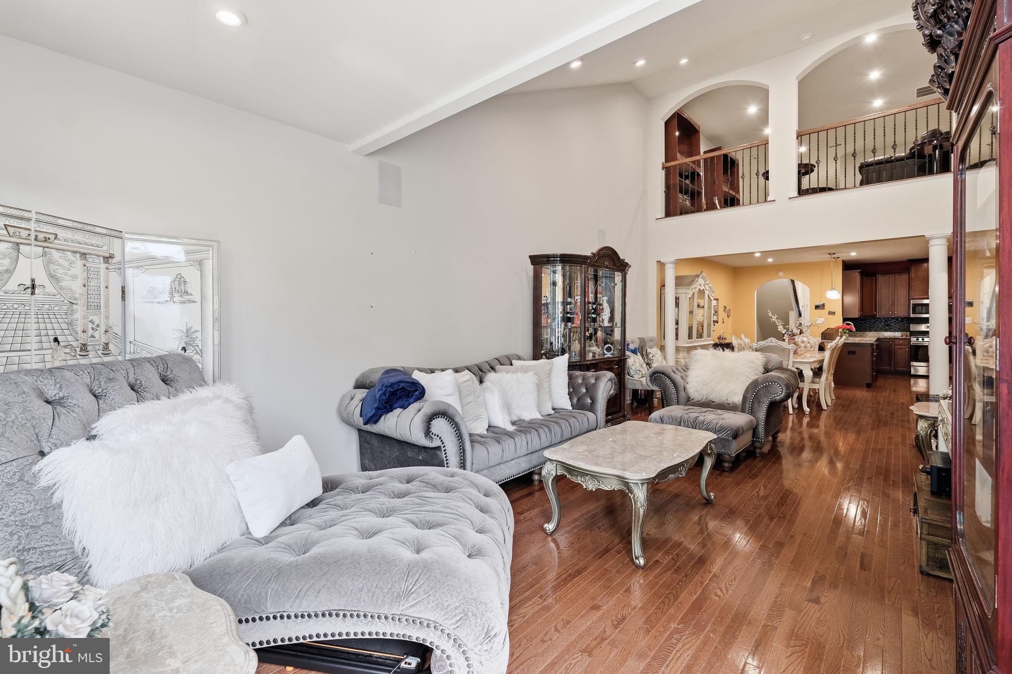 PONDVIEW - Residential