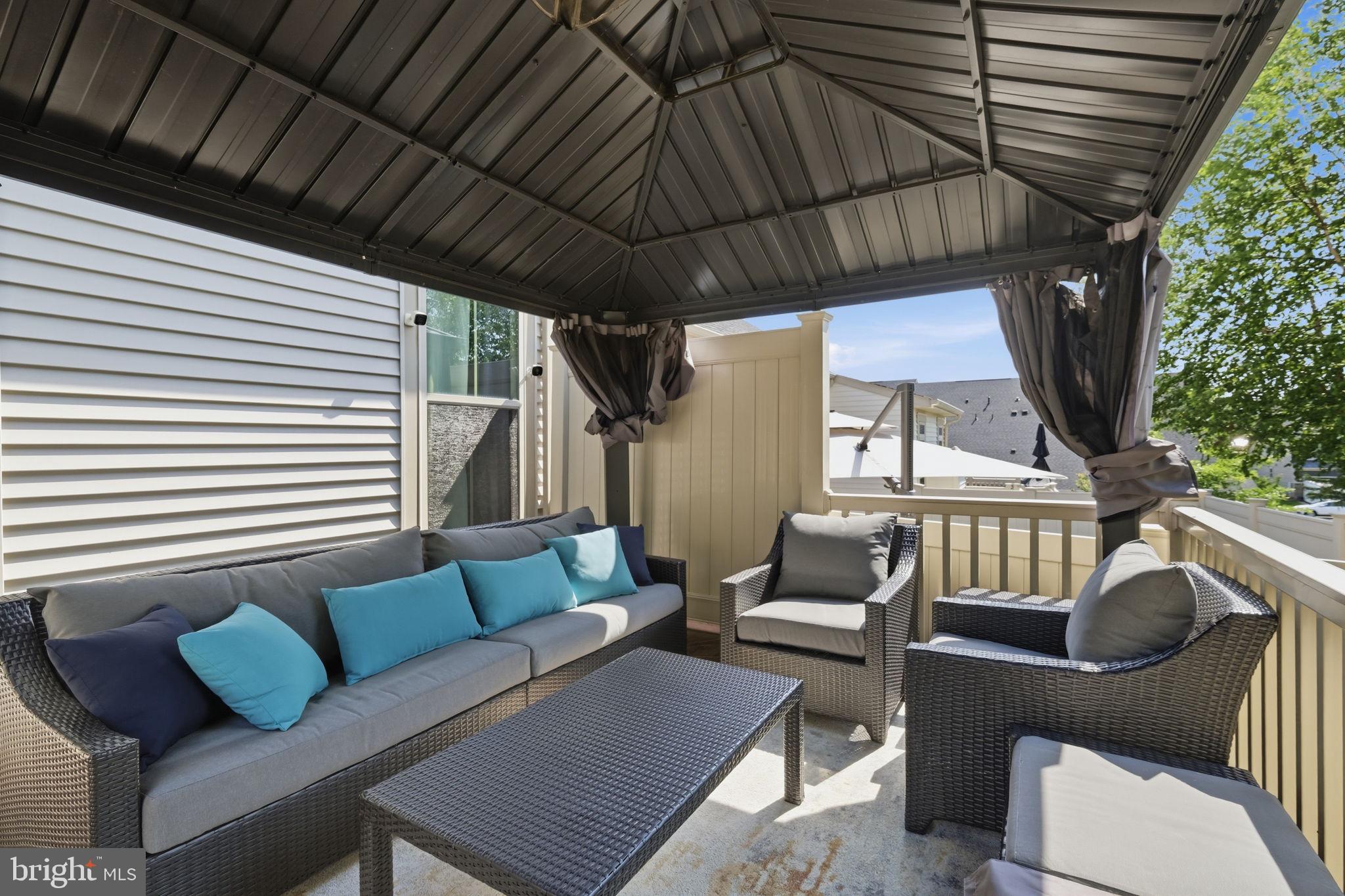 PONDVIEW - Residential