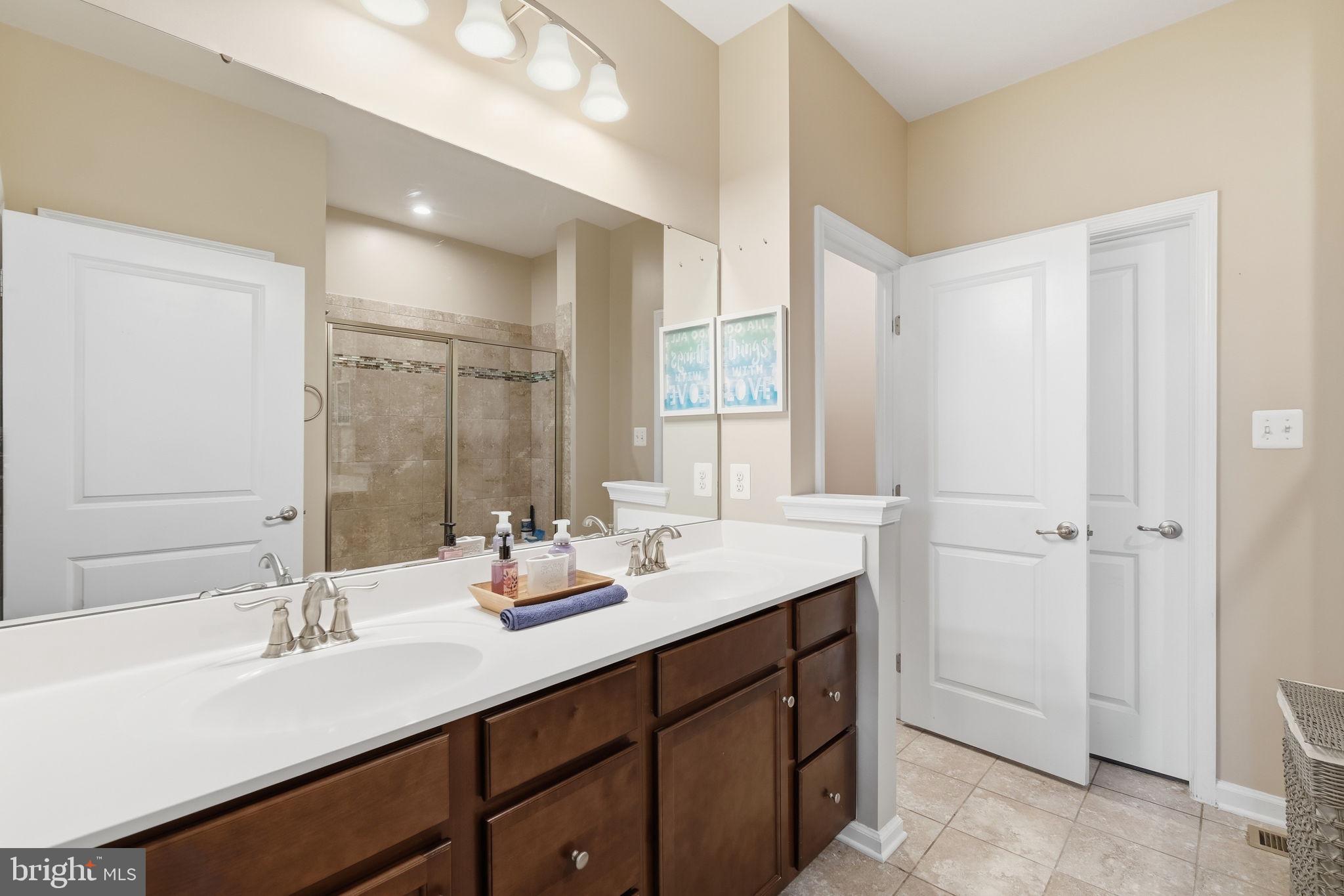 PONDVIEW - Residential