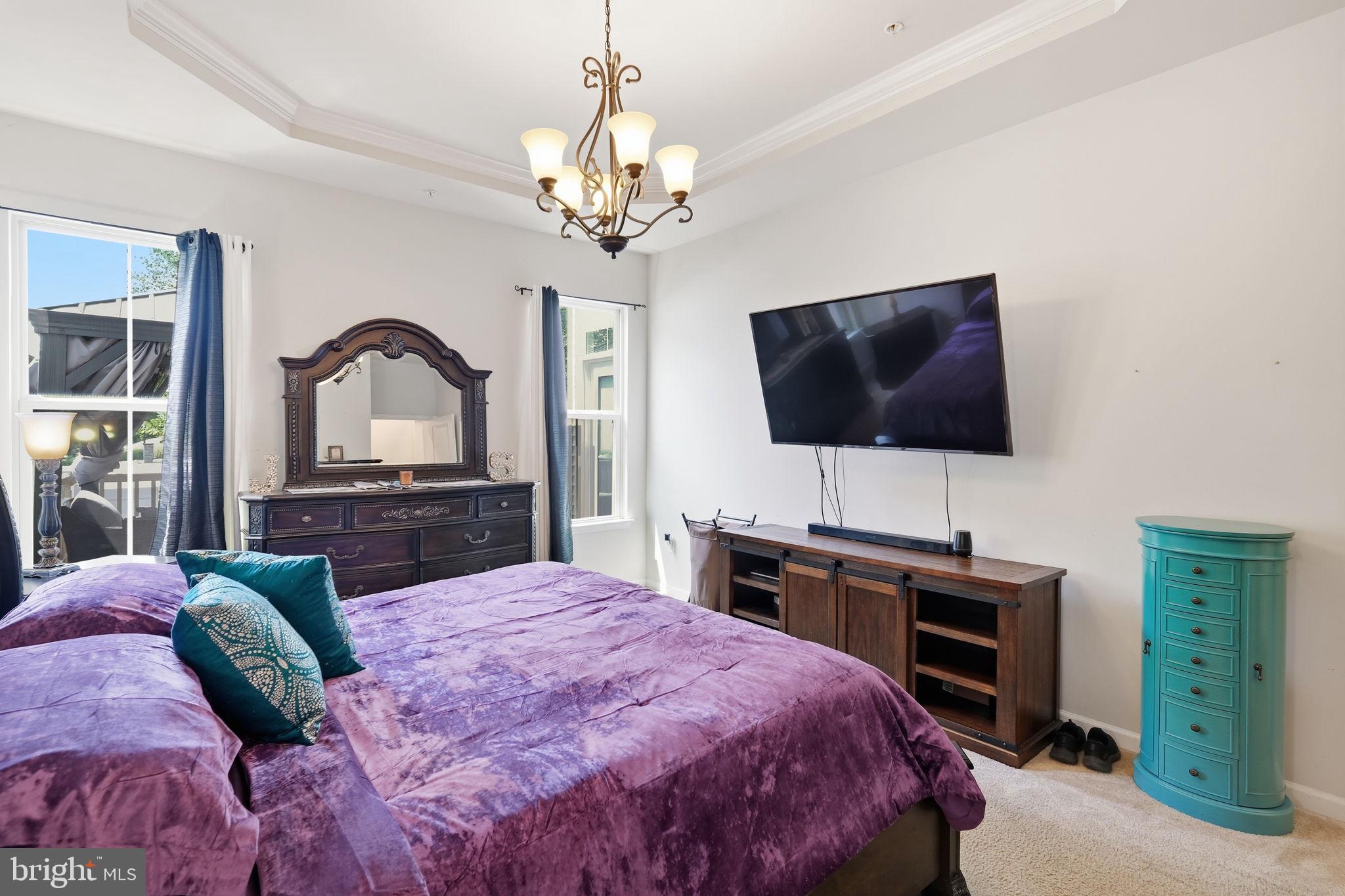 PONDVIEW - Residential