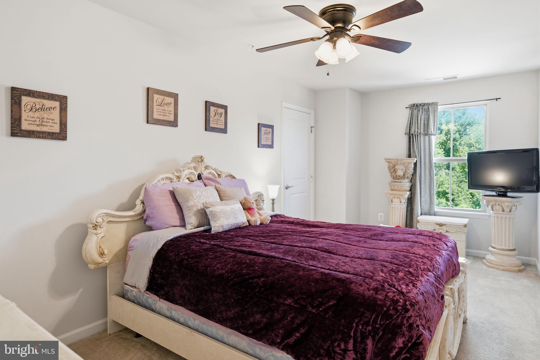 PONDVIEW - Residential
