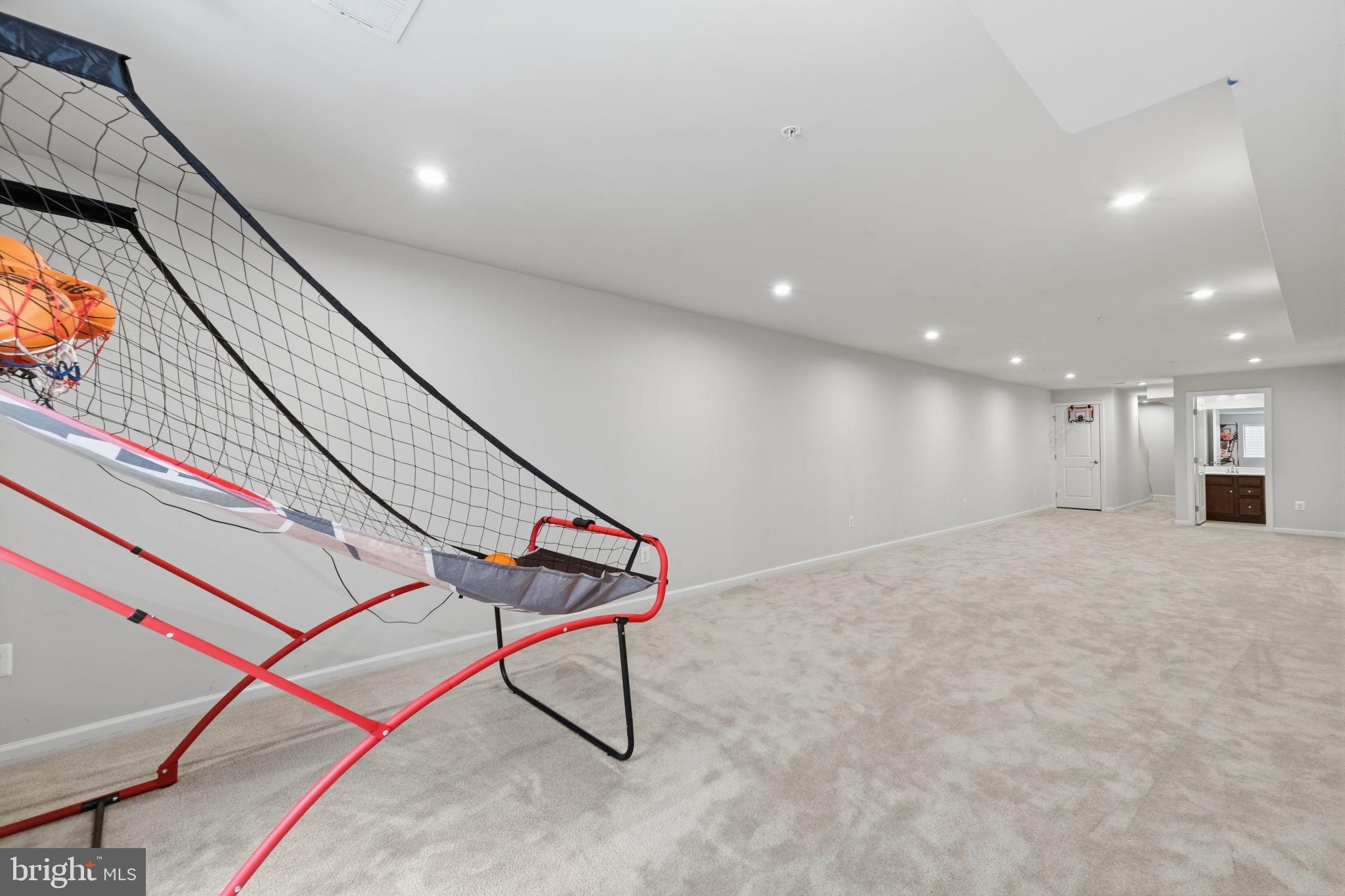 PONDVIEW - Residential