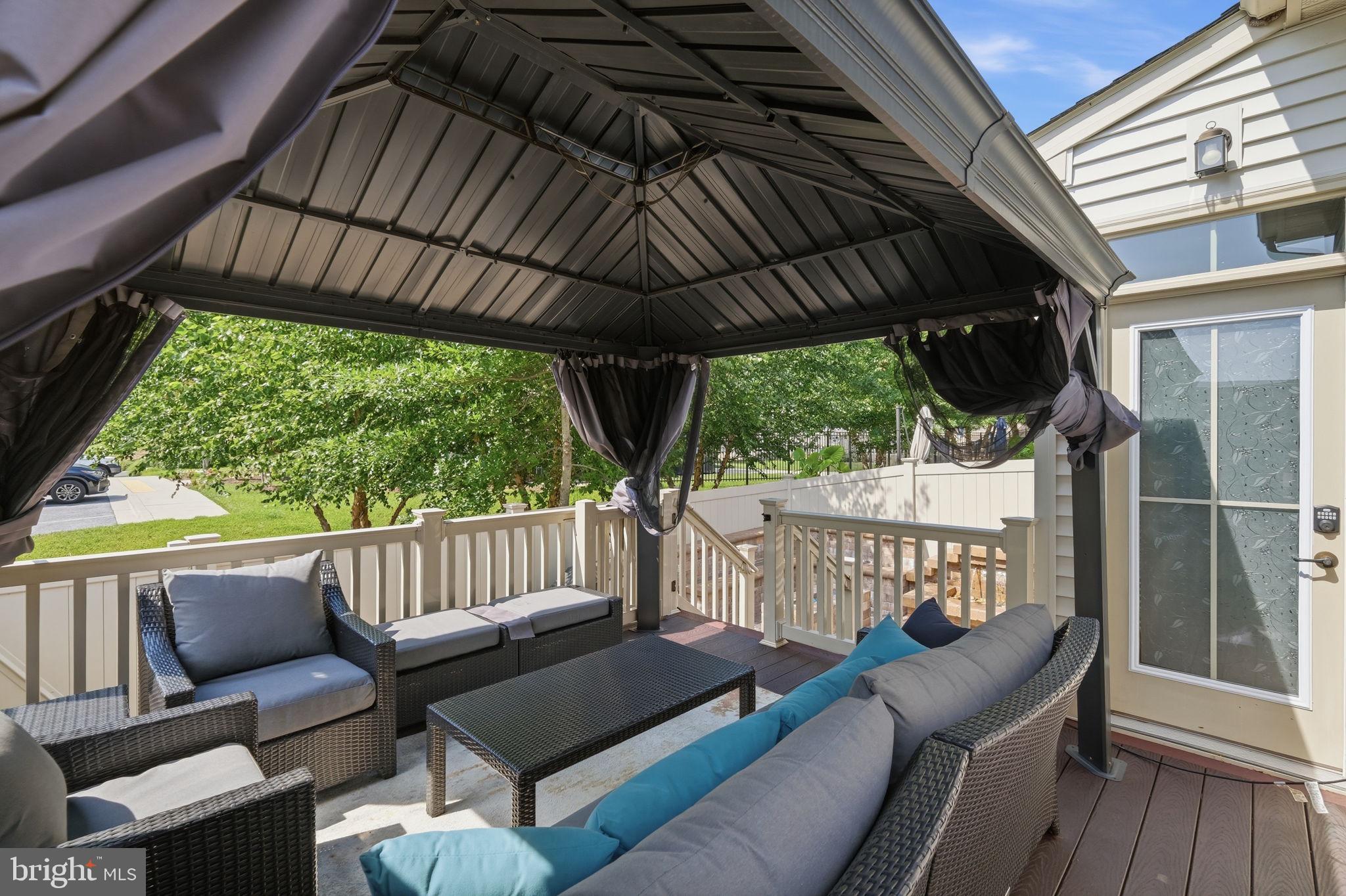 PONDVIEW - Residential