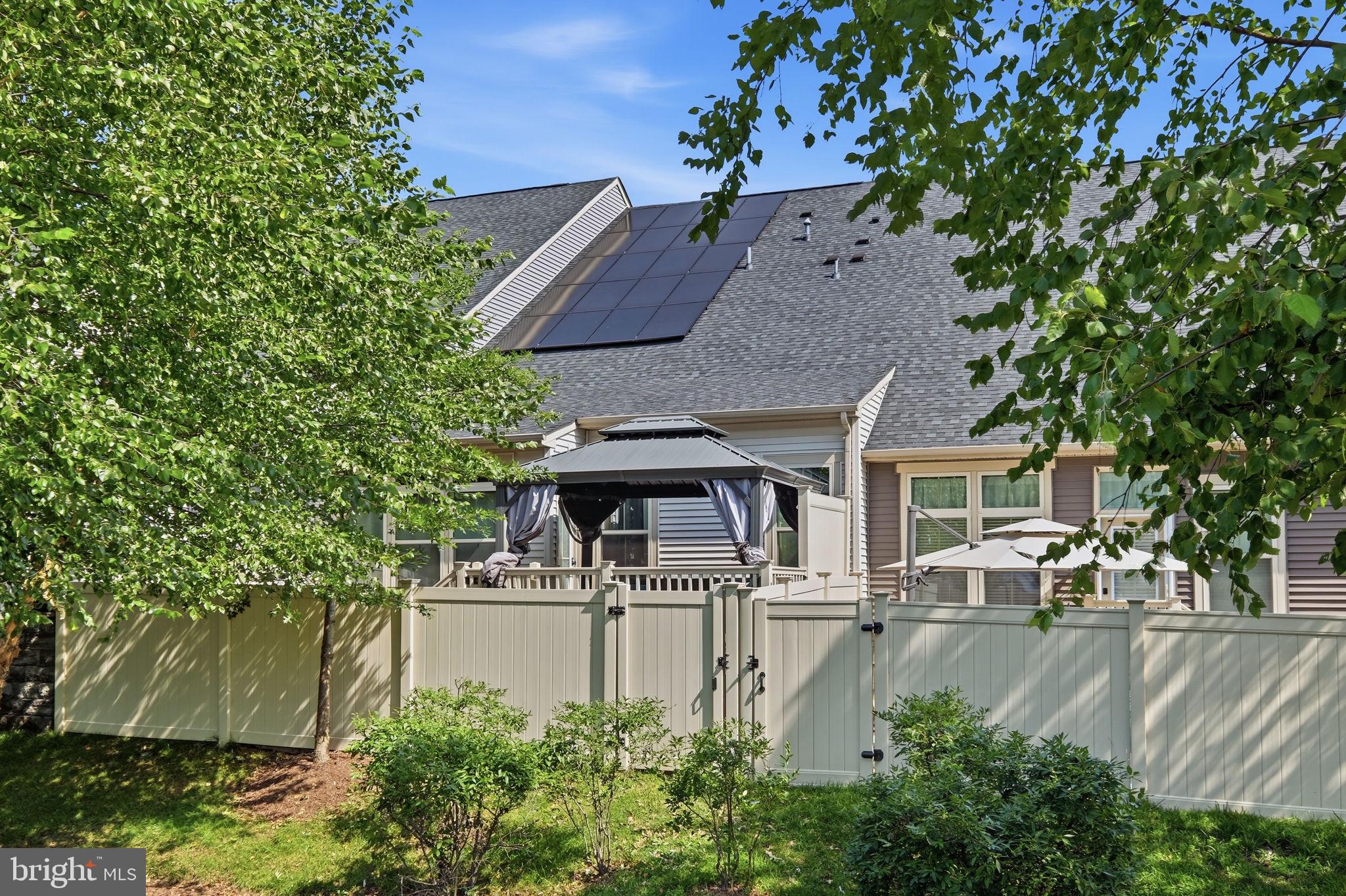 PONDVIEW - Residential