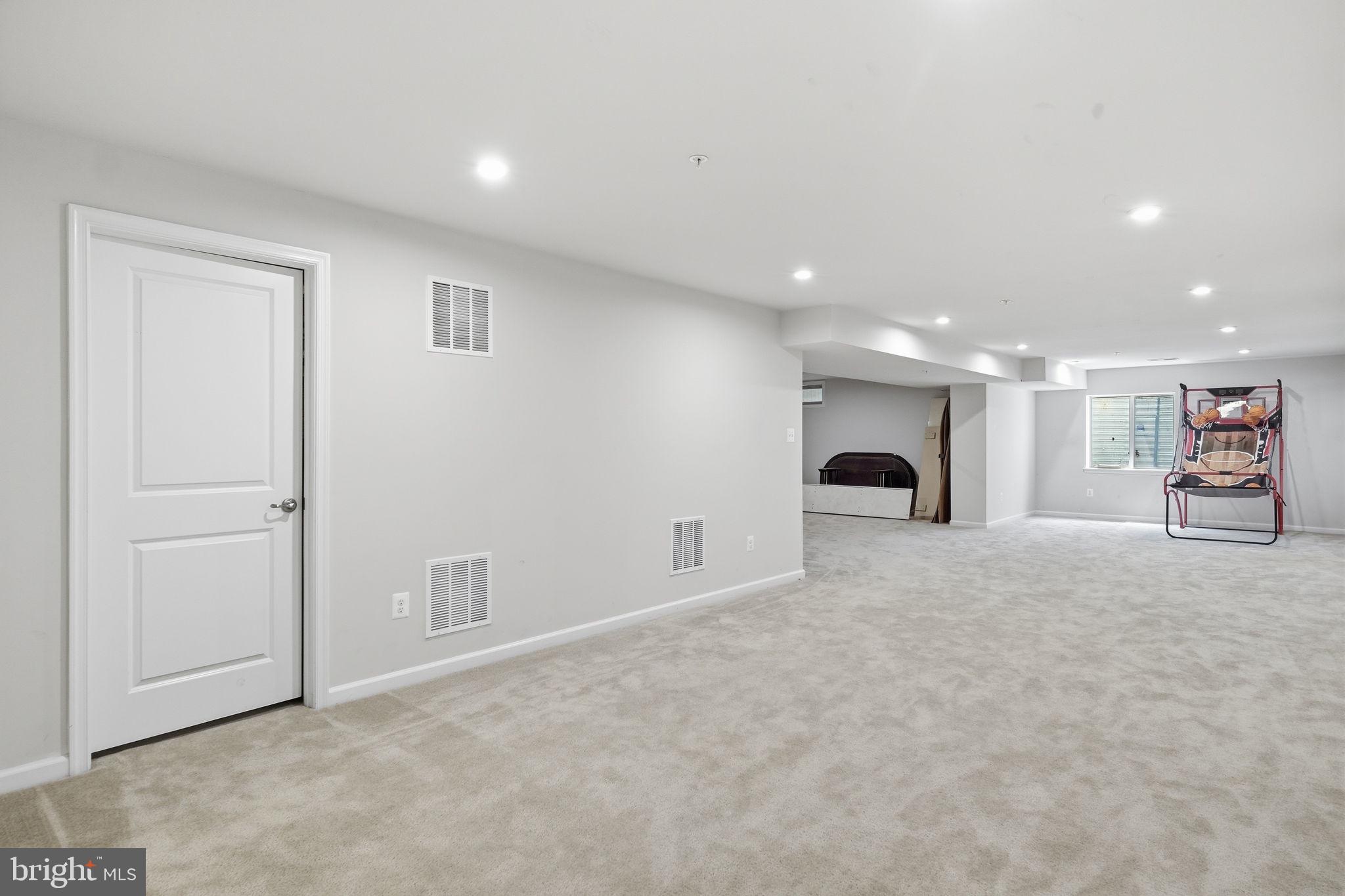 PONDVIEW - Residential