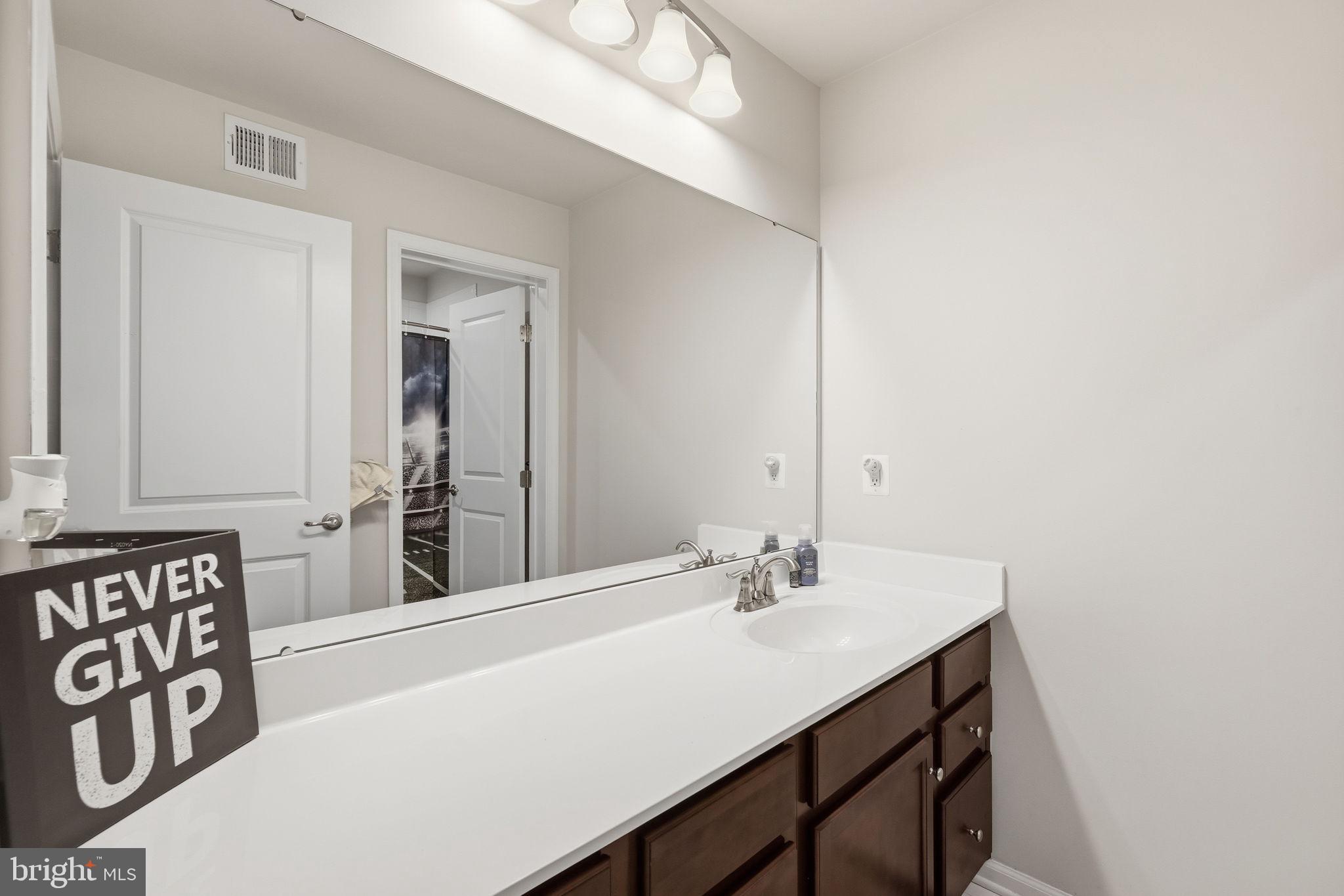 PONDVIEW - Residential