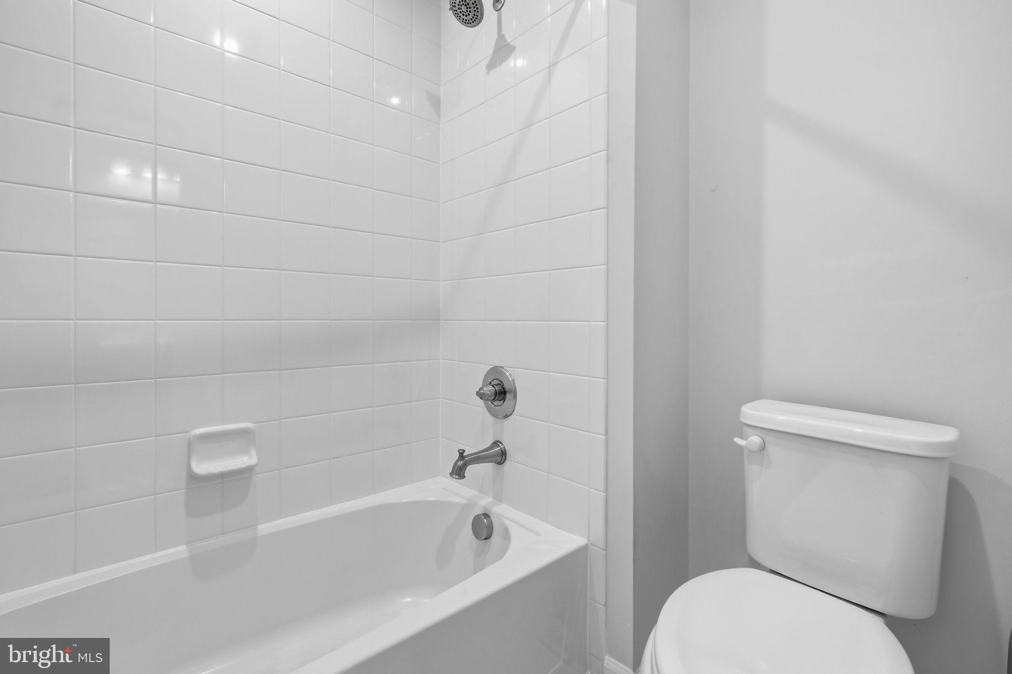 PONDVIEW - Residential