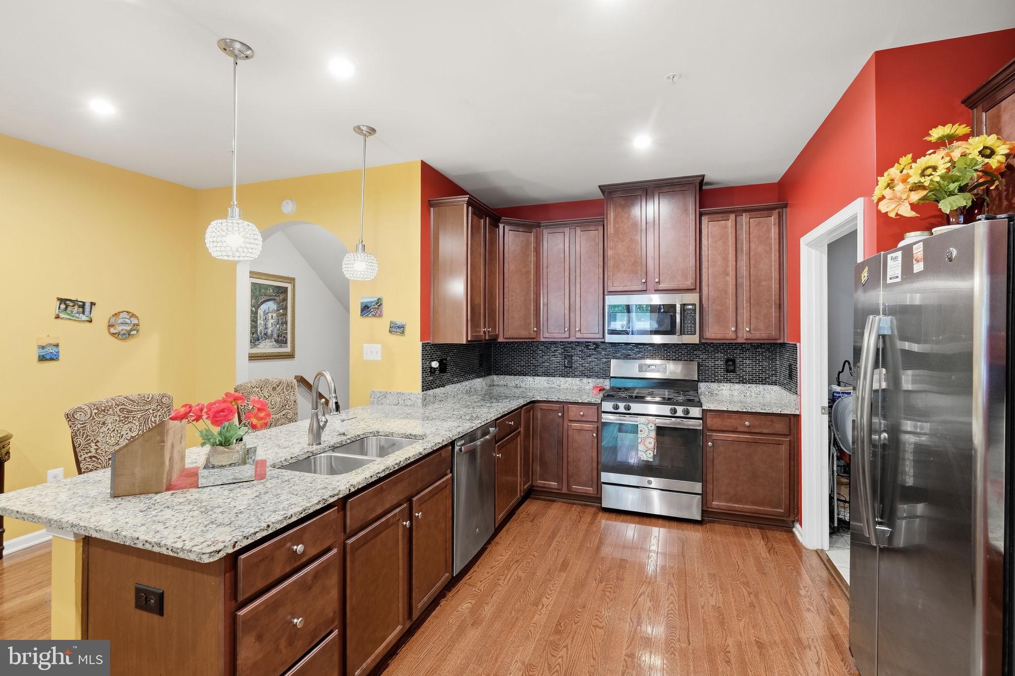 PONDVIEW - Residential