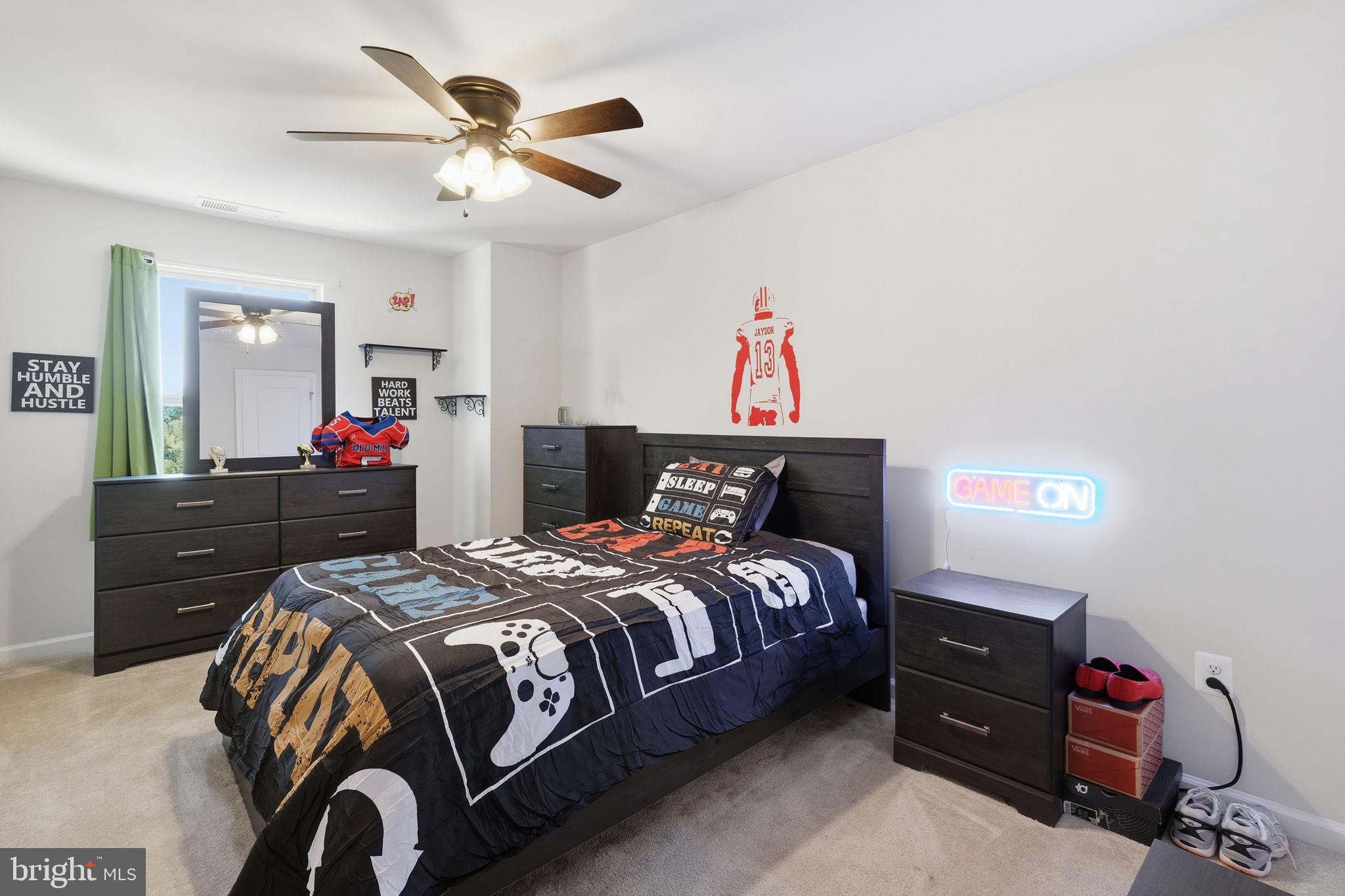 PONDVIEW - Residential