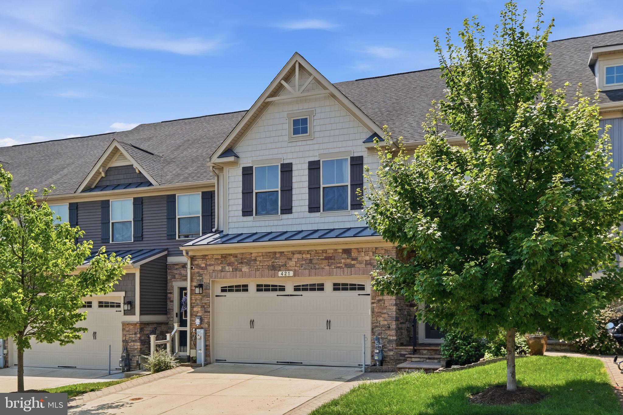 PONDVIEW - Residential