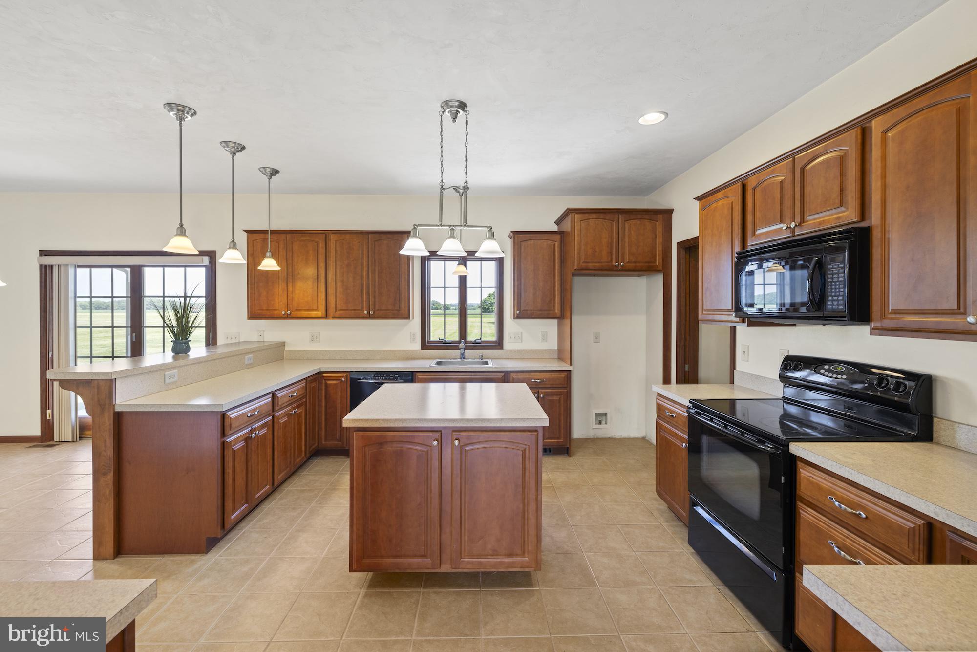 LAKE HERITAGE - Residential