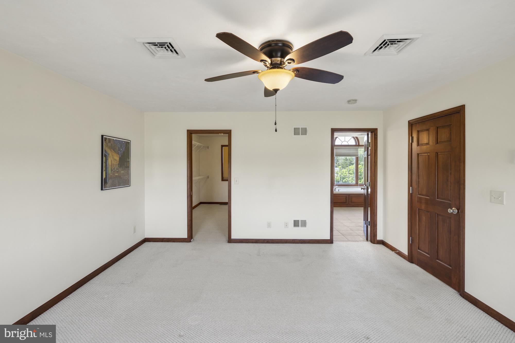 LAKE HERITAGE - Residential