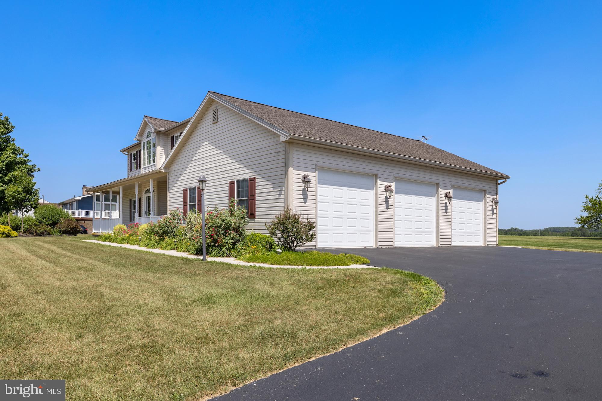 LAKE HERITAGE - Residential