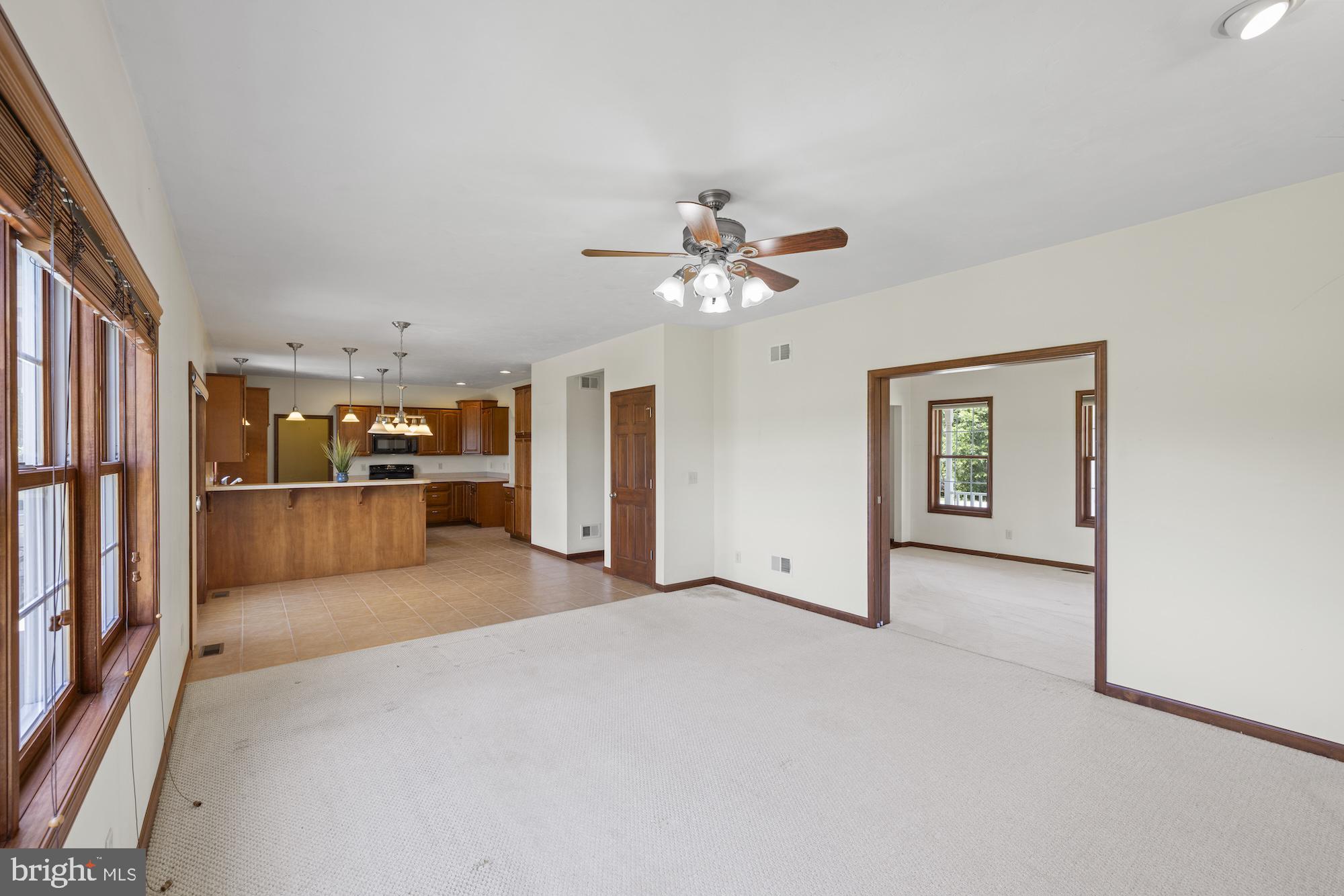LAKE HERITAGE - Residential