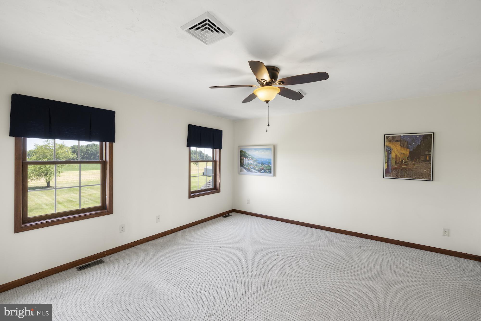 LAKE HERITAGE - Residential
