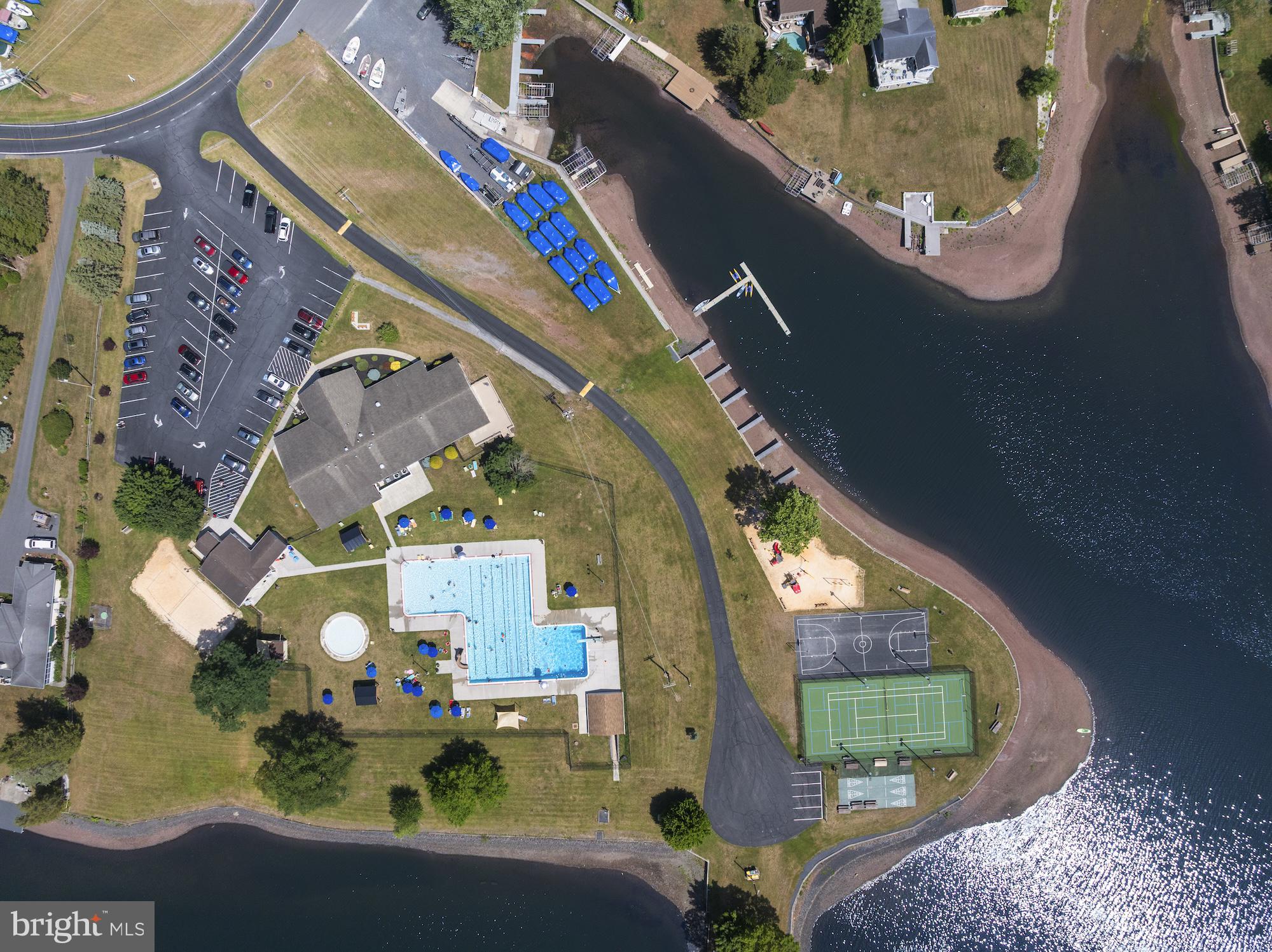 LAKE HERITAGE - Residential