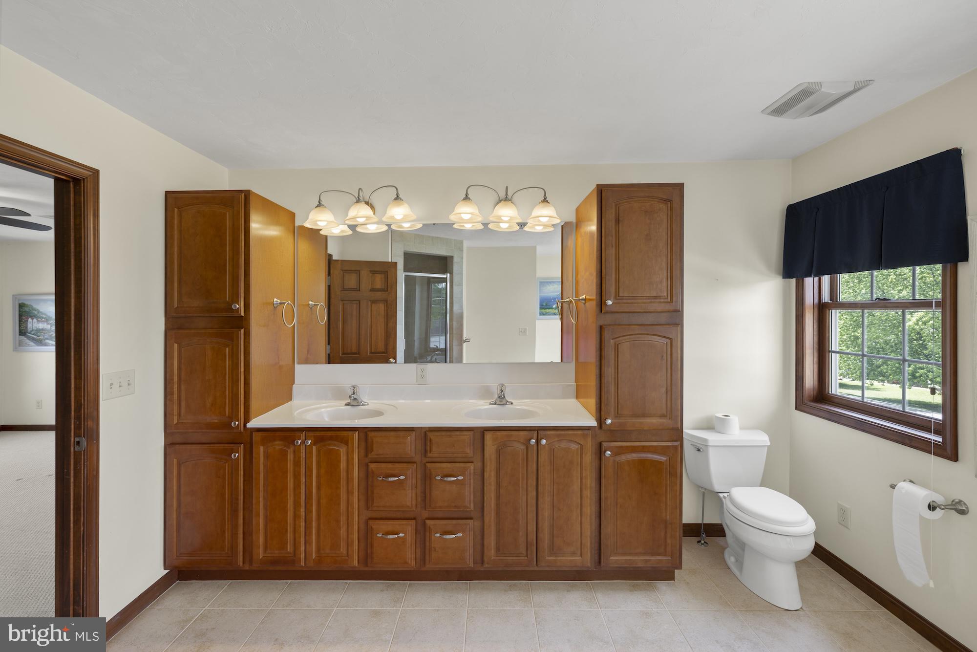 LAKE HERITAGE - Residential