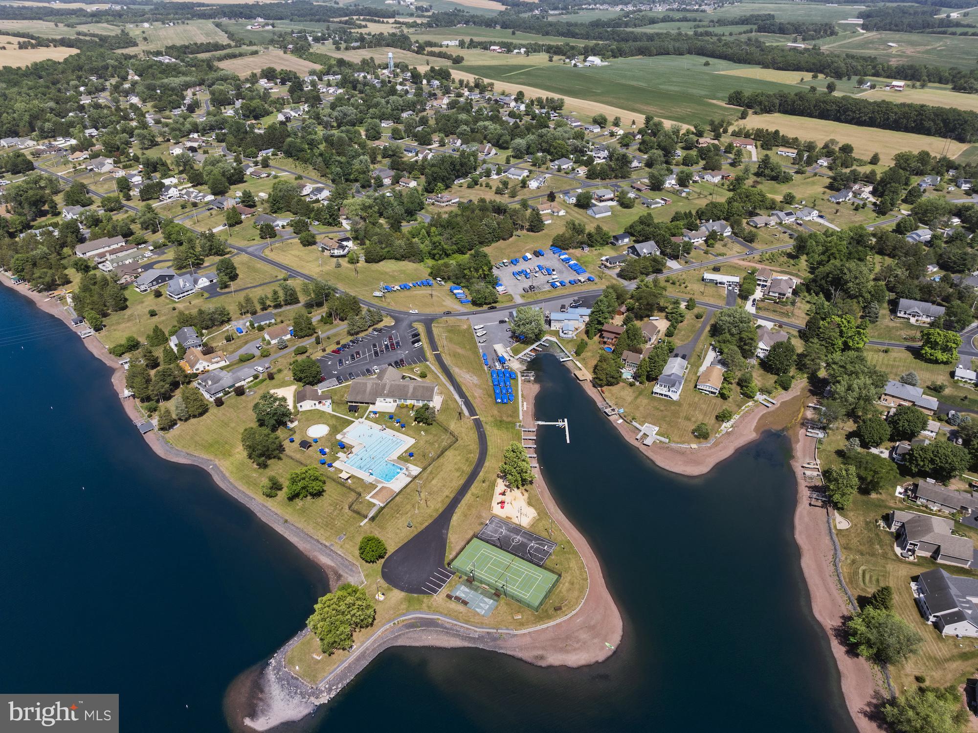 LAKE HERITAGE - Residential