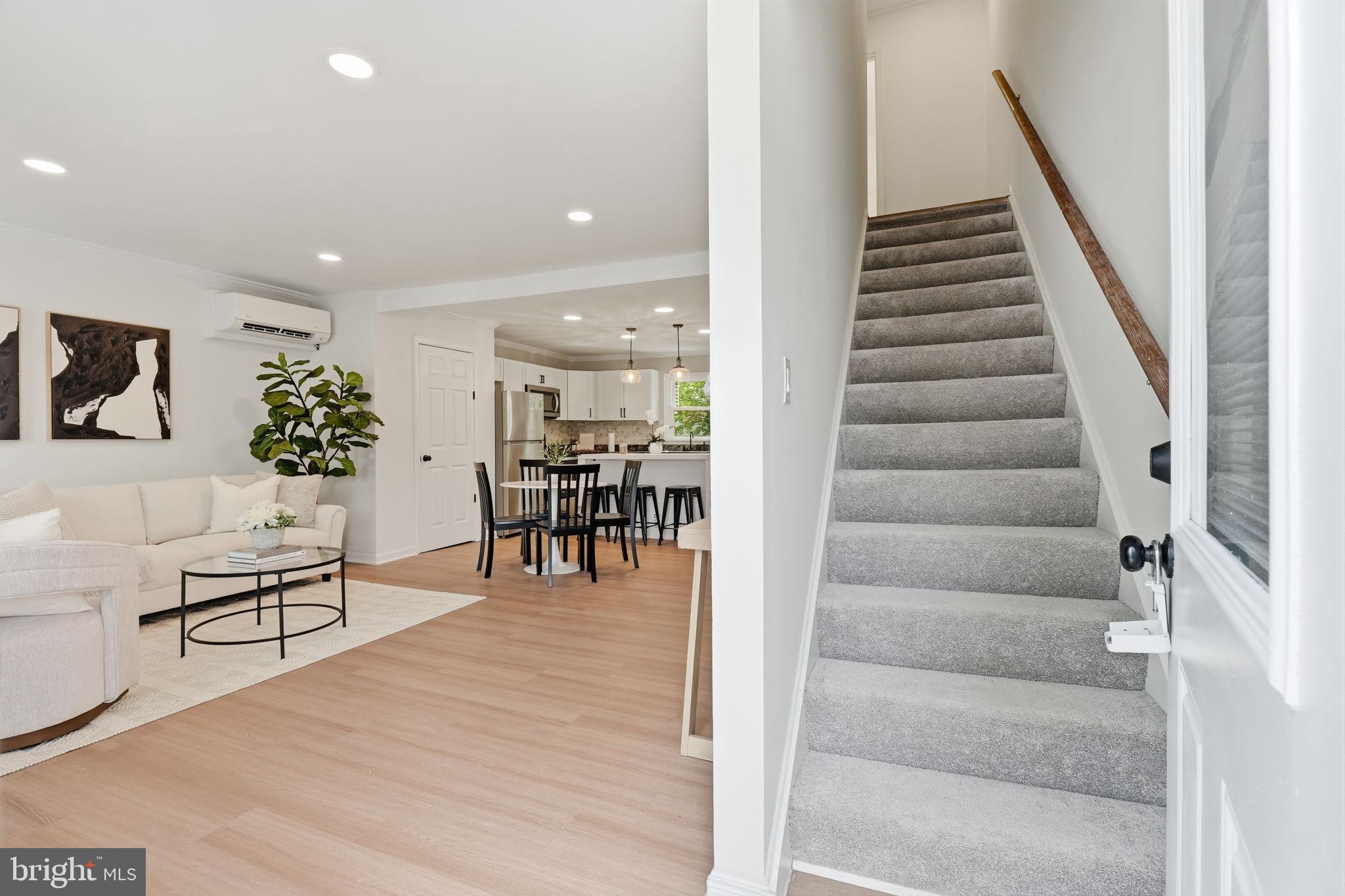 FREDERICKTOWNE TOWNHOUSE - Residential