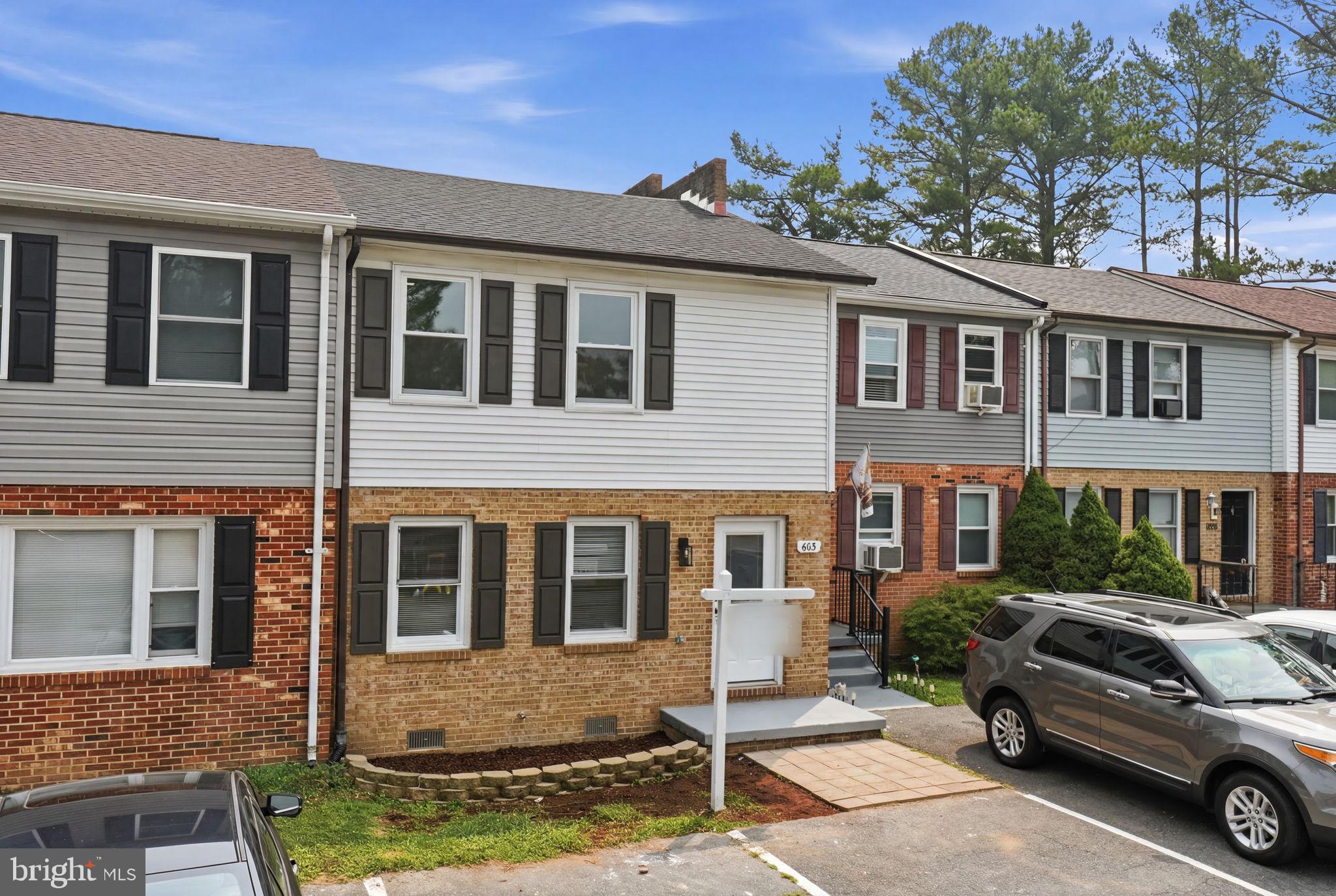 FREDERICKTOWNE TOWNHOUSE - Residential