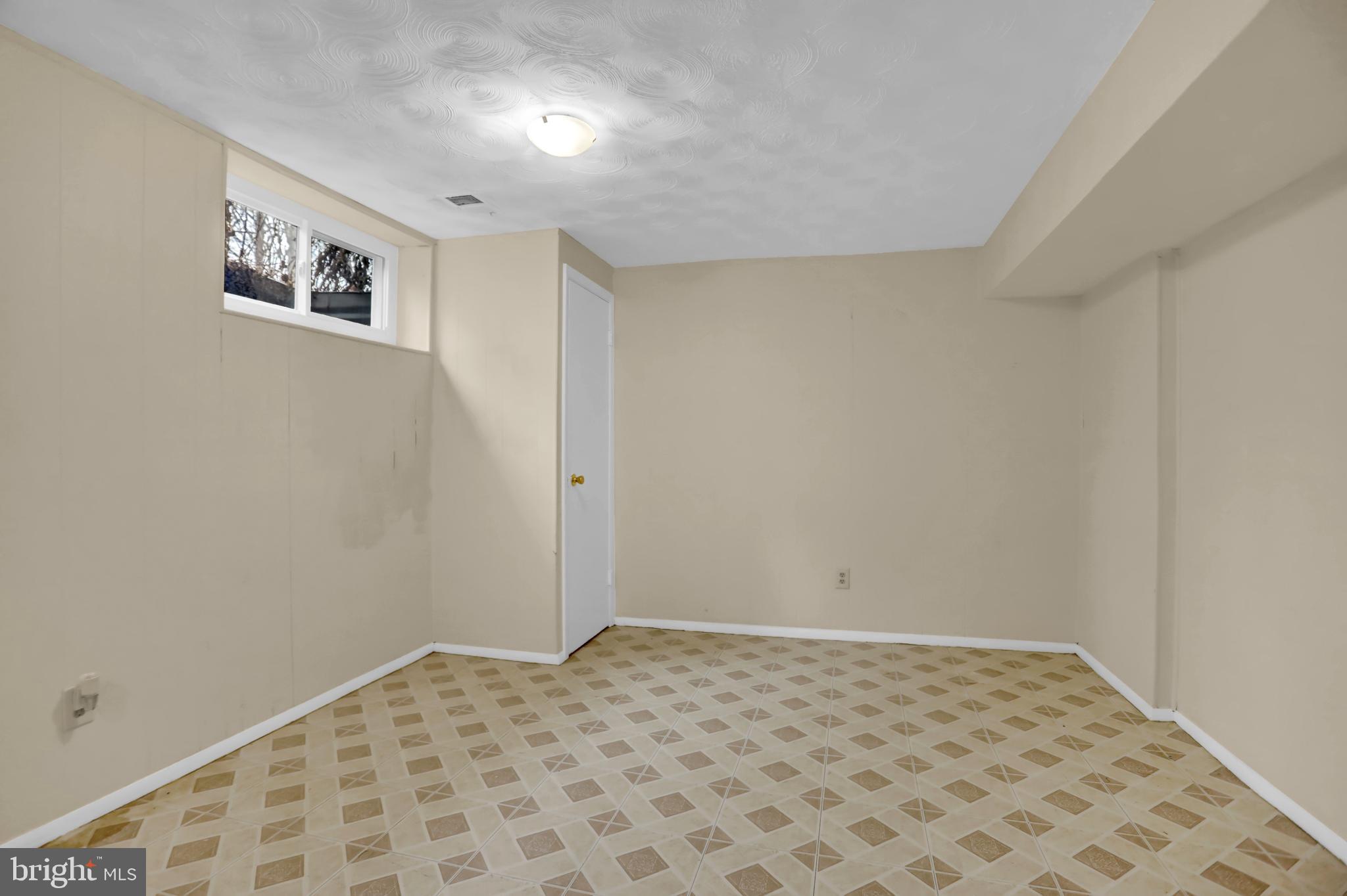 TWELVE TREES - Residential