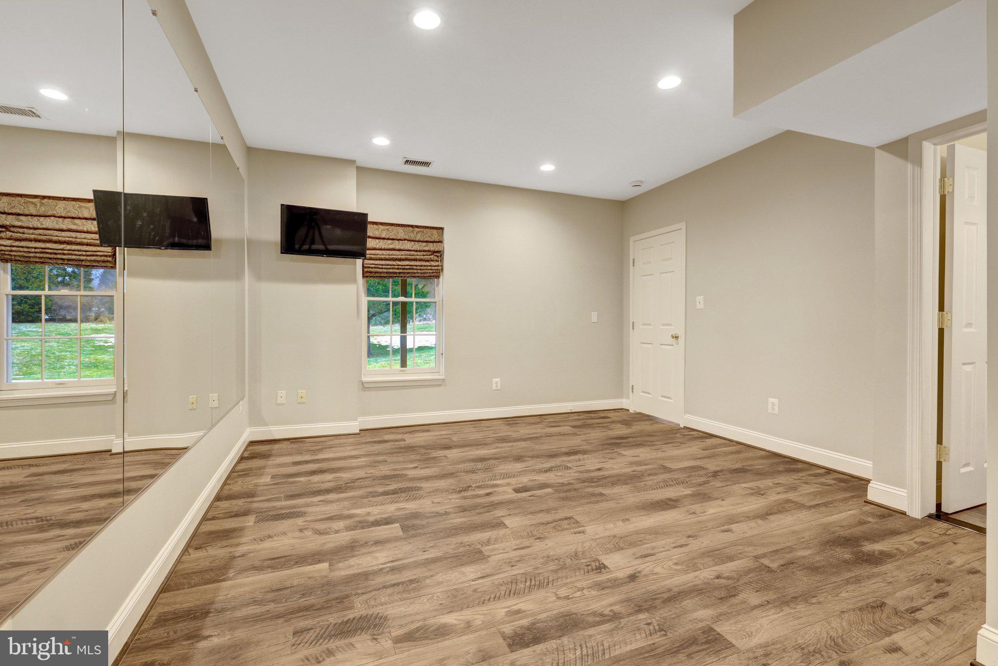 HUNTER MILL ESTATES - Residential