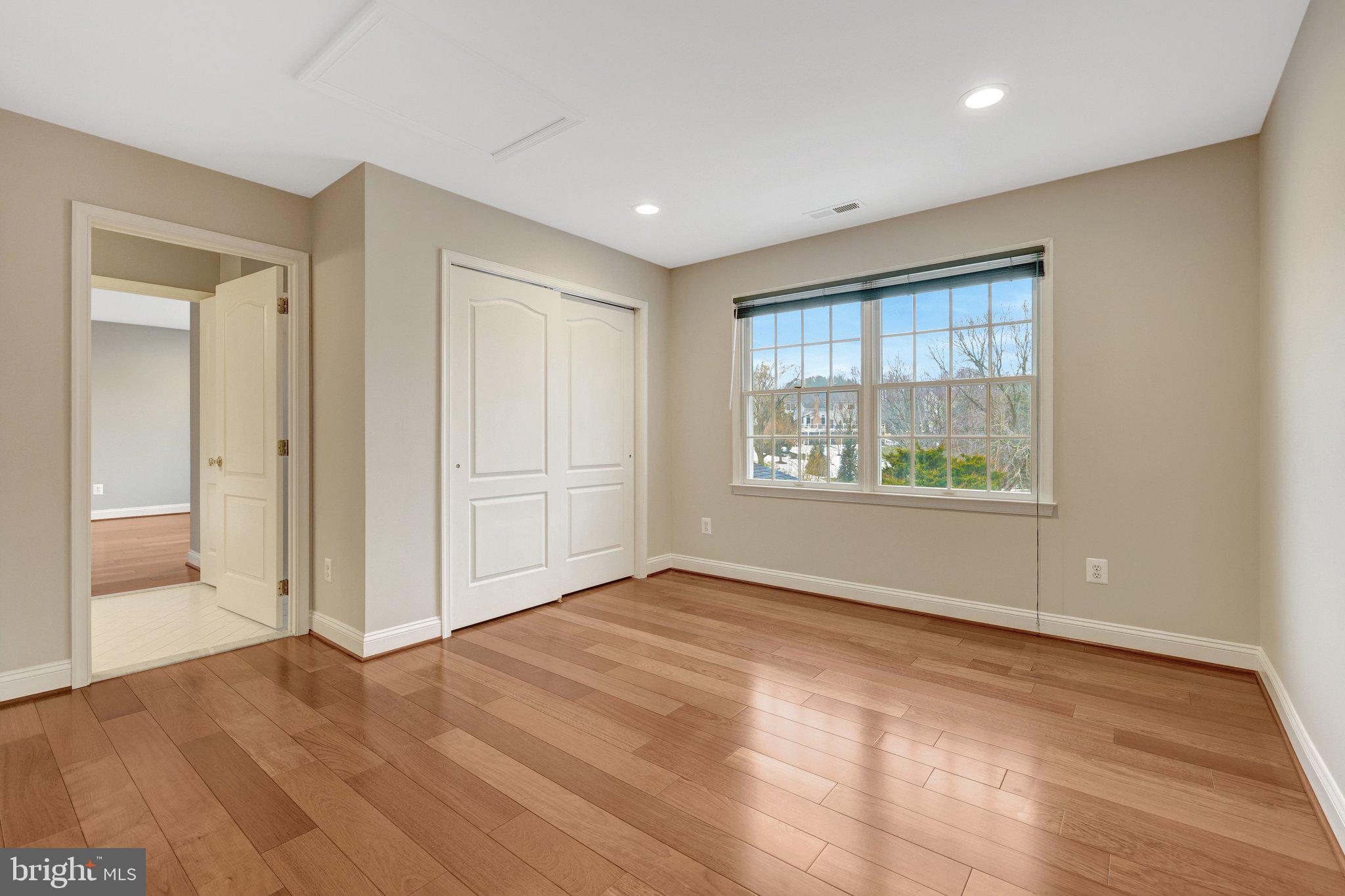 HUNTER MILL ESTATES - Residential