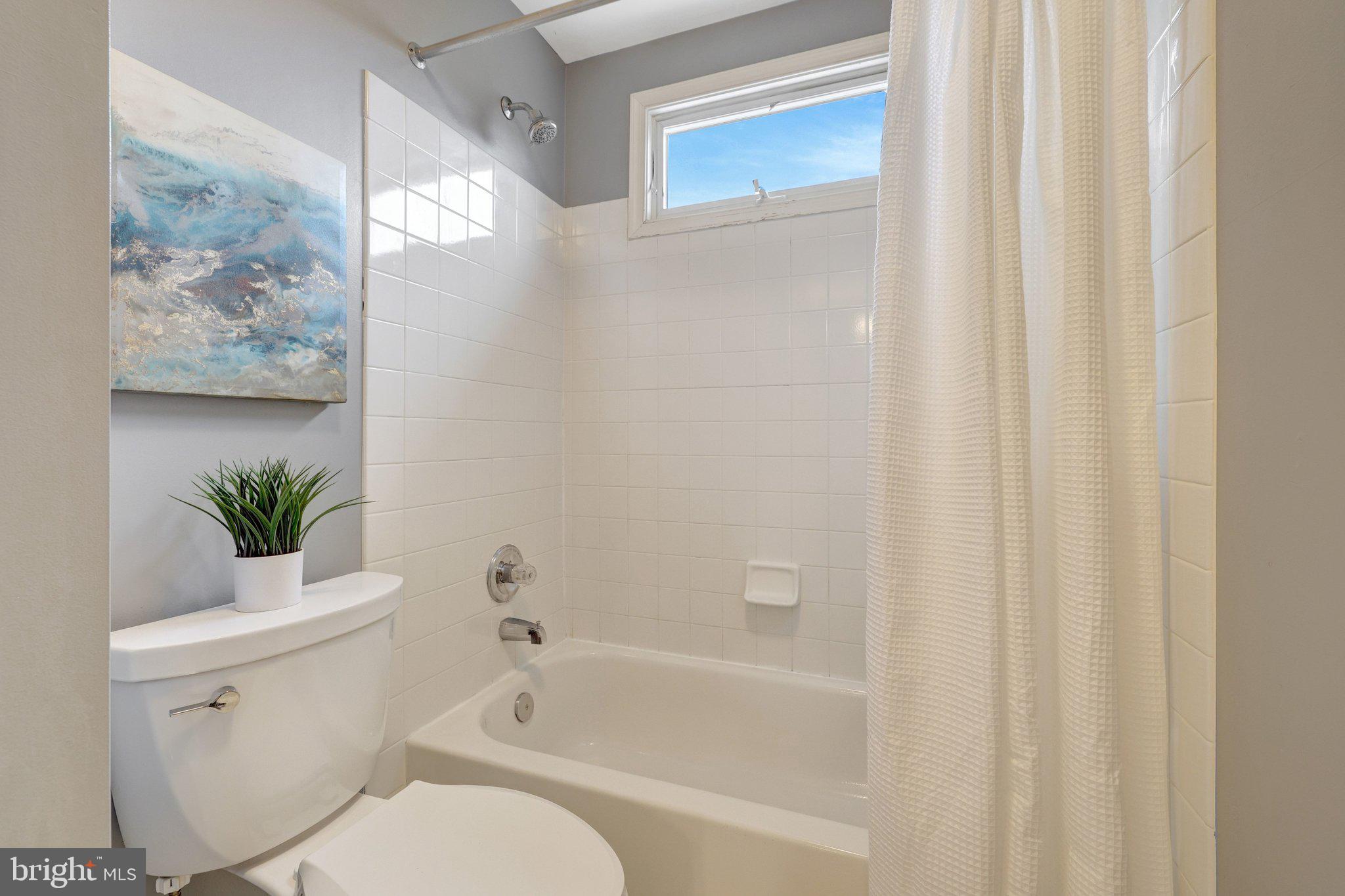 HUNTER MILL ESTATES - Residential