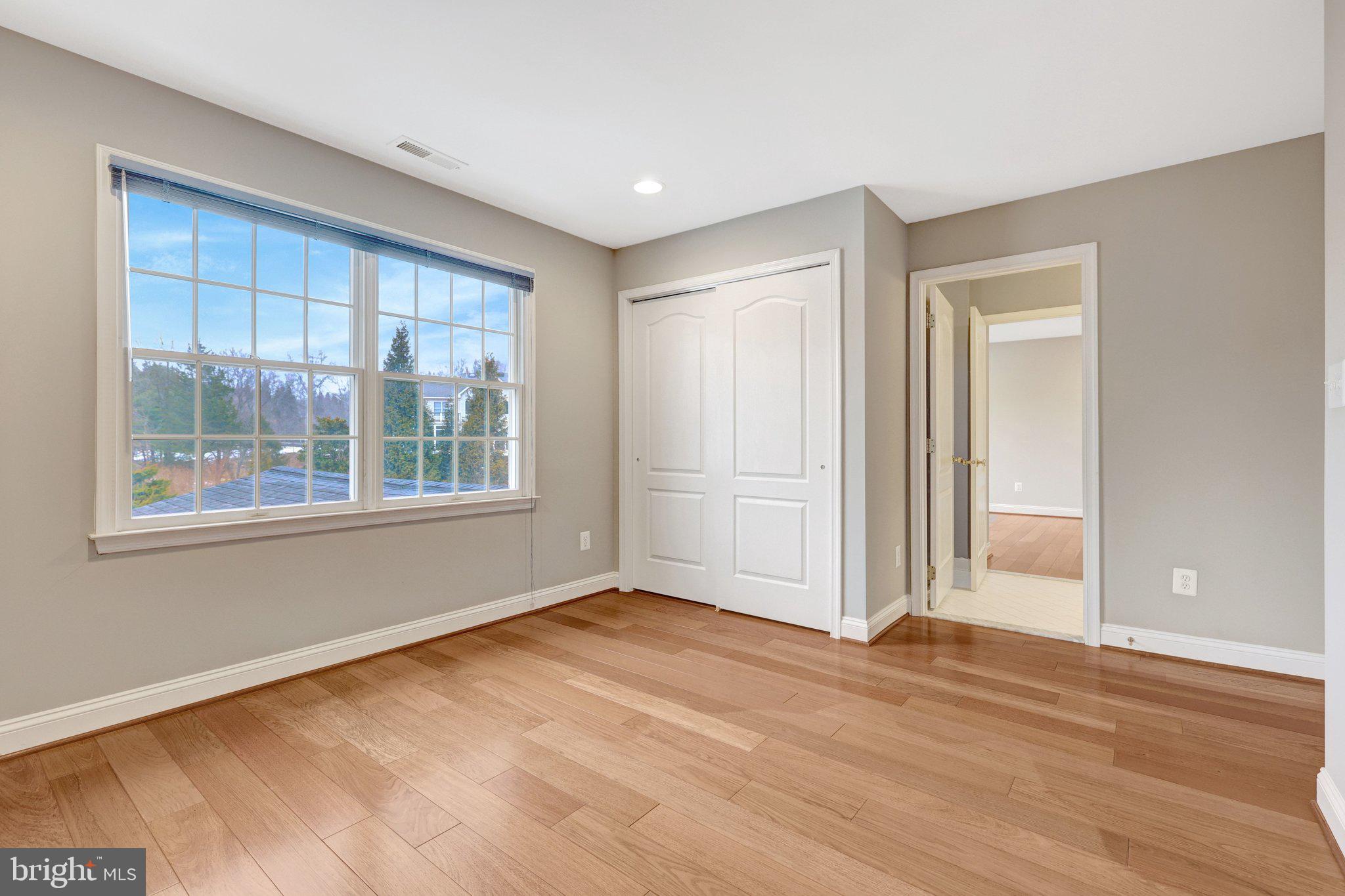 HUNTER MILL ESTATES - Residential