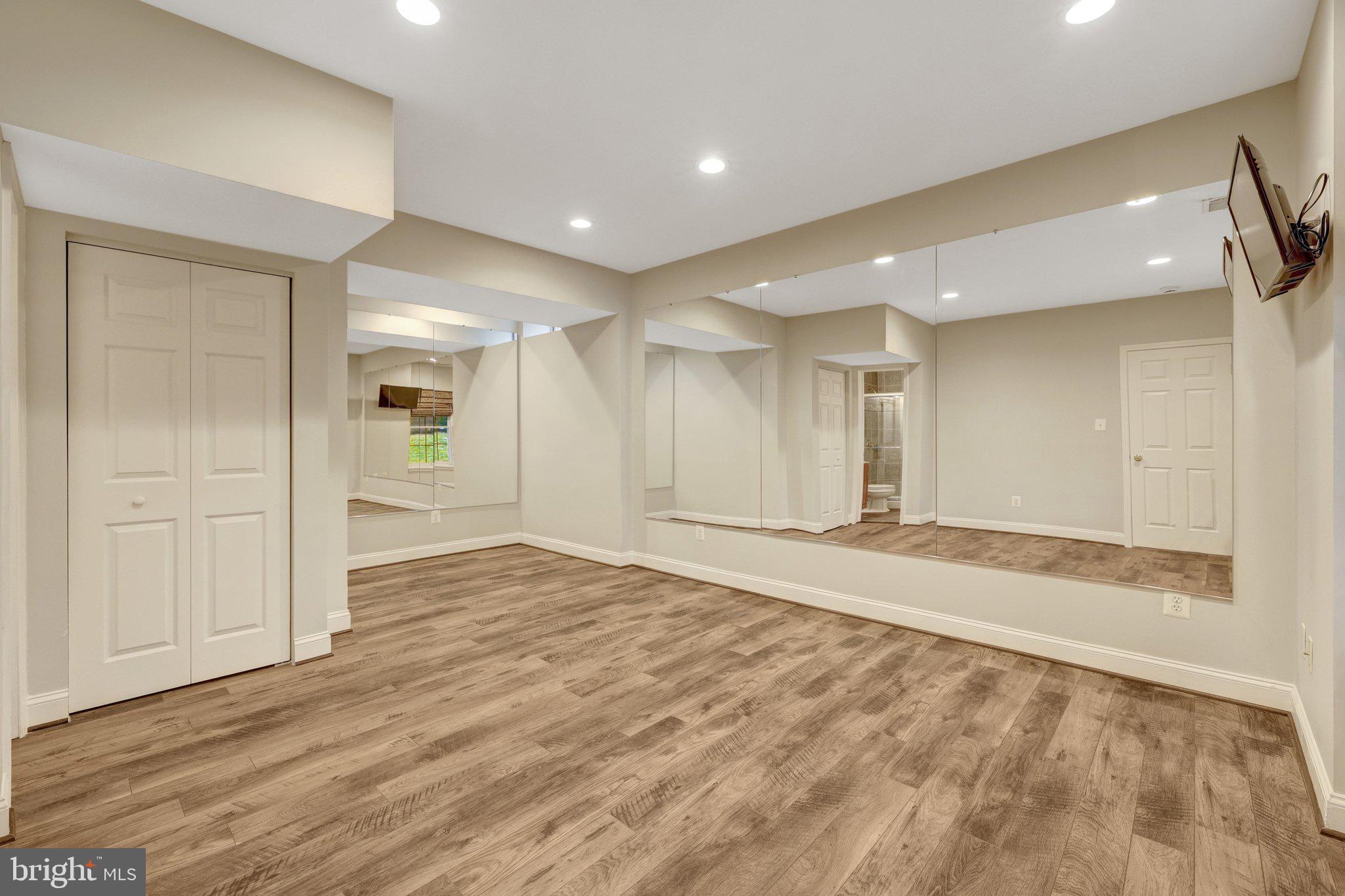 HUNTER MILL ESTATES - Residential